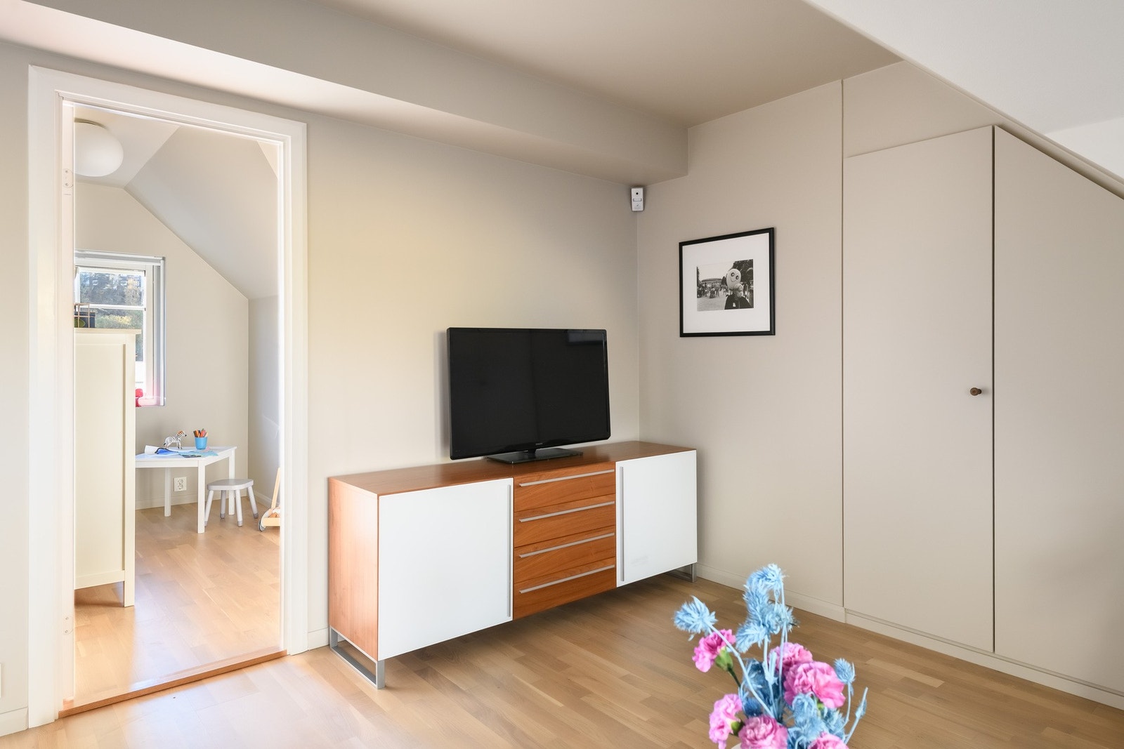 Perfekt som ungdomsrom, lesekrok eller TV-stue. Galleribilde