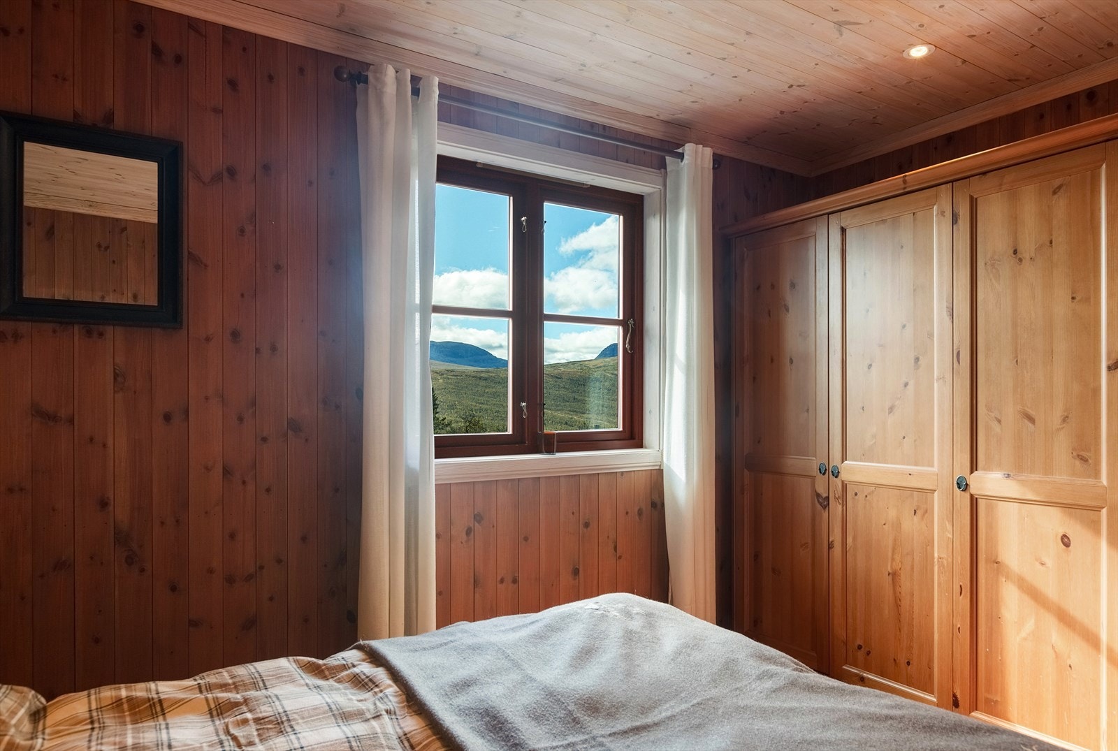 Garderobeskap. Galleribilde