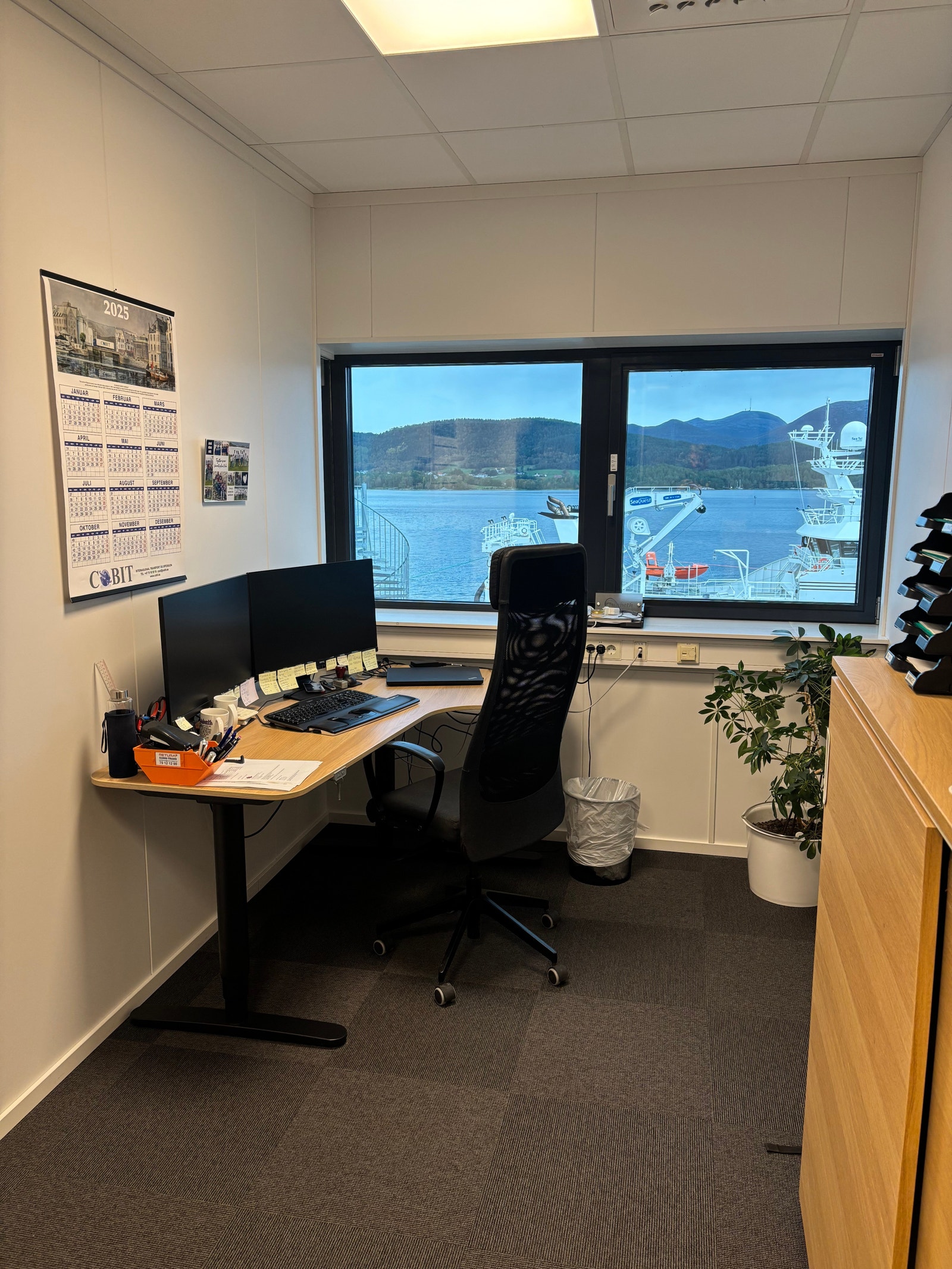 kontor B, de tre første kontorene A B og C er helt like Galleribilde