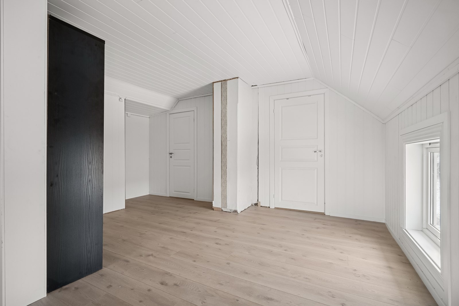 I tilknytting til stuen i andre etasje finner vi to romslige soverom Galleribilde