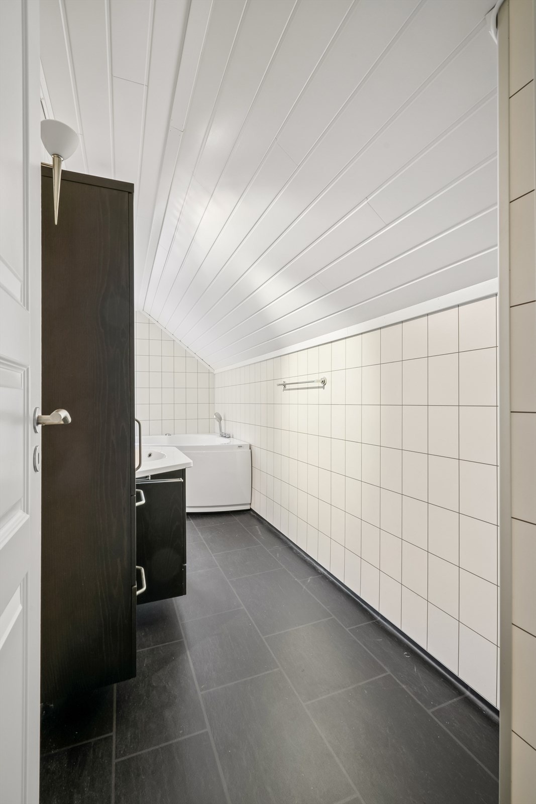 Det er også et eget bad i andre etasje Galleribilde