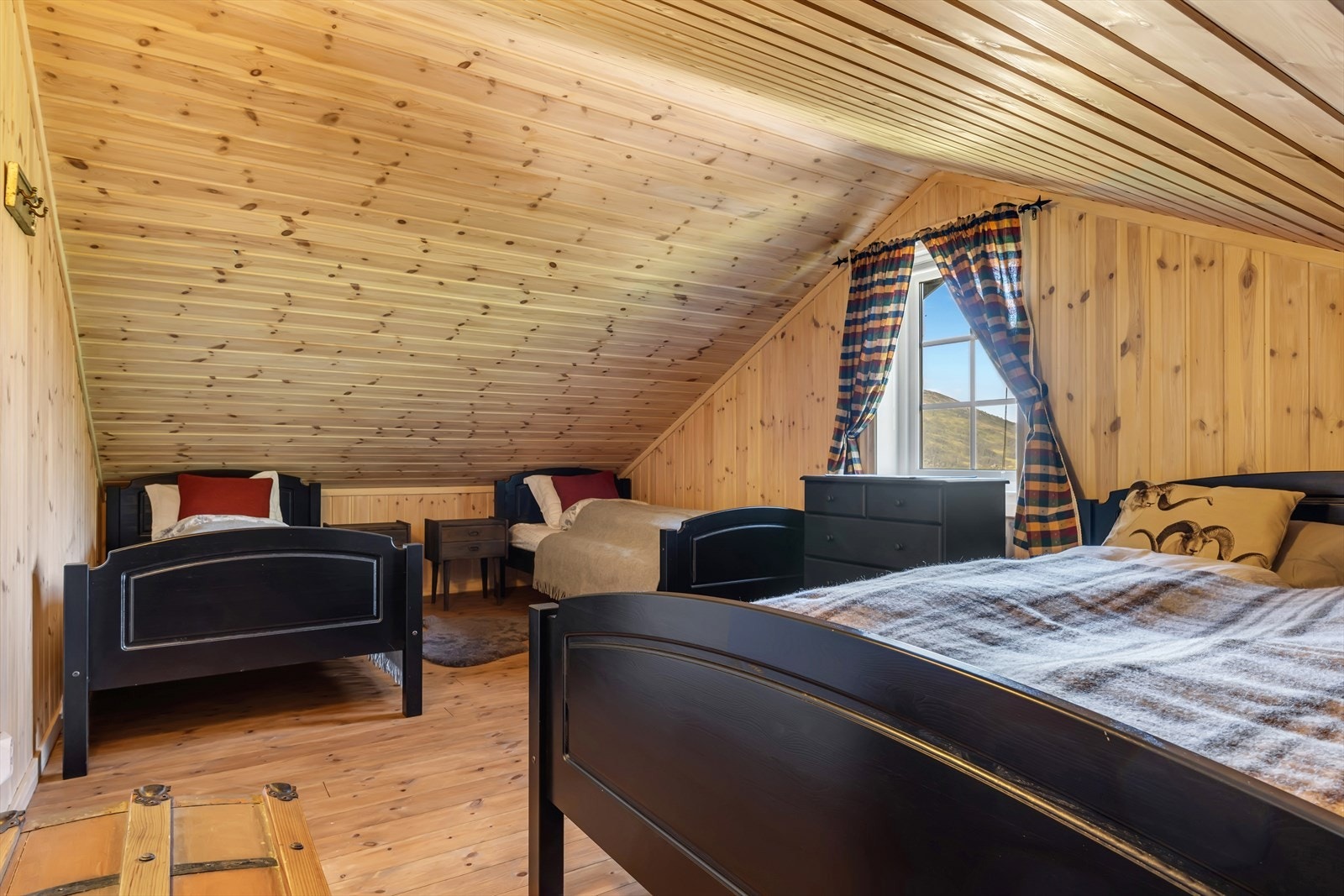 - Her har du god plass til flere sengeplasser - Galleribilde