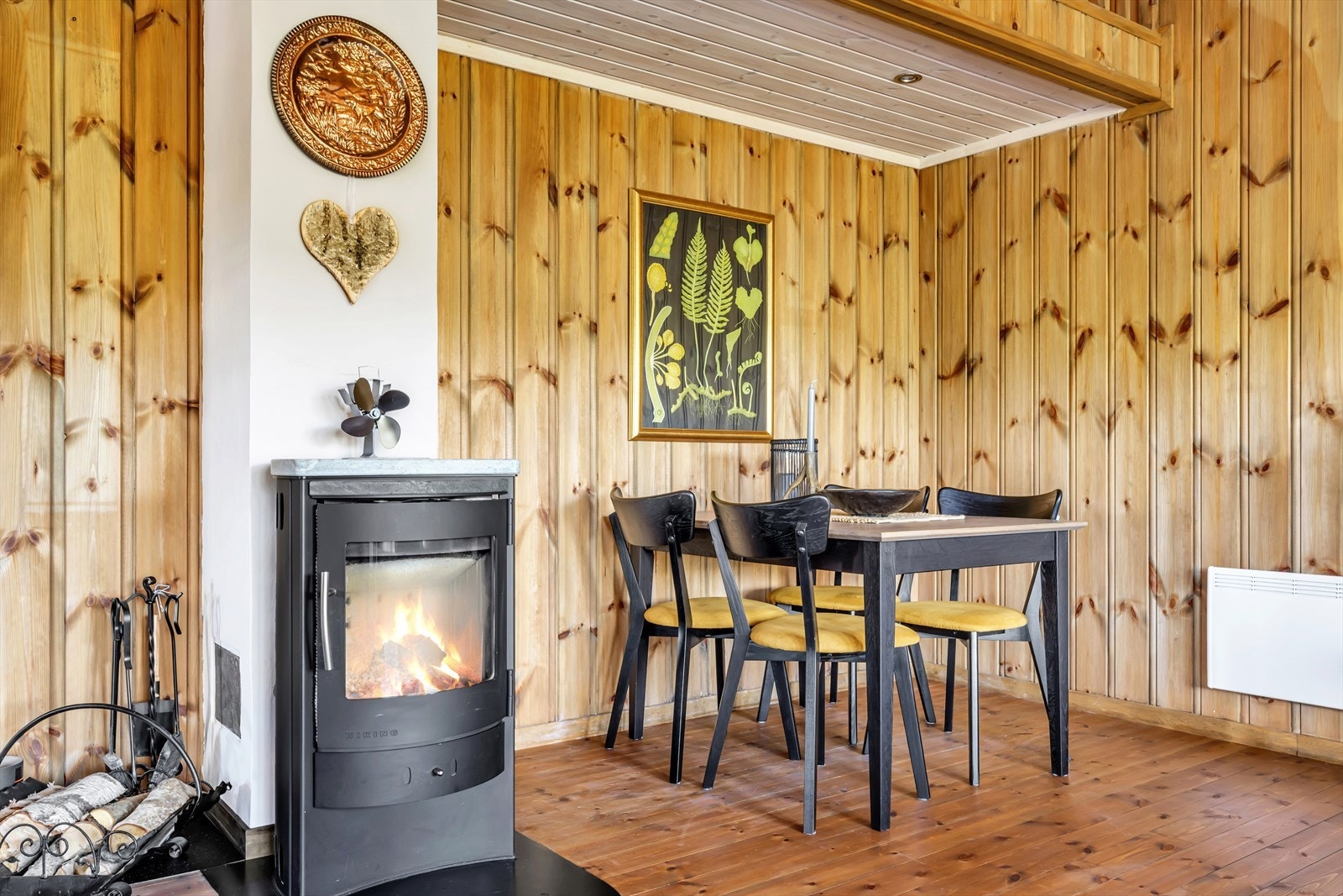 - Herlig peis som skaper hygge og gir god varme på kalde vinterdager - Galleribilde