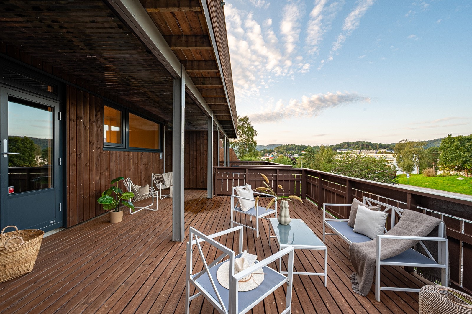 Terrasse. Galleribilde