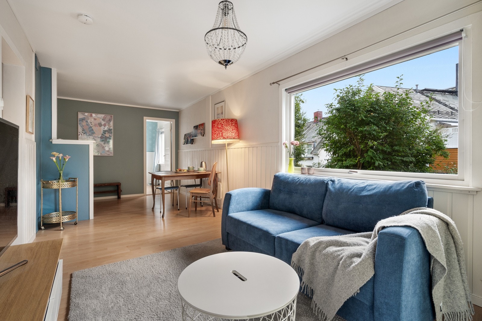 Dagligstua har vinduer mot øst Galleribilde