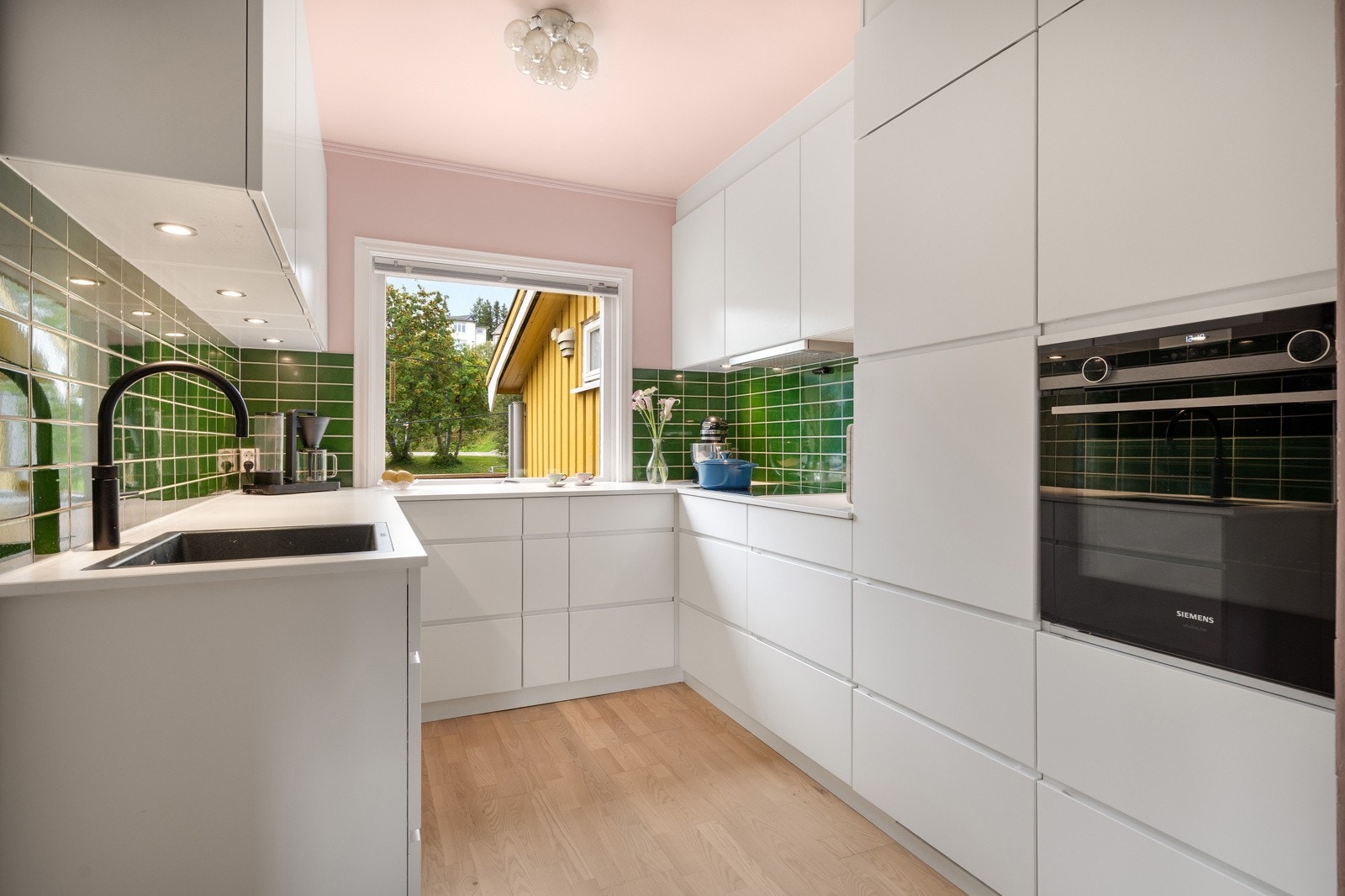 Kjøkkenet ble innstallert i 2018 Galleribilde