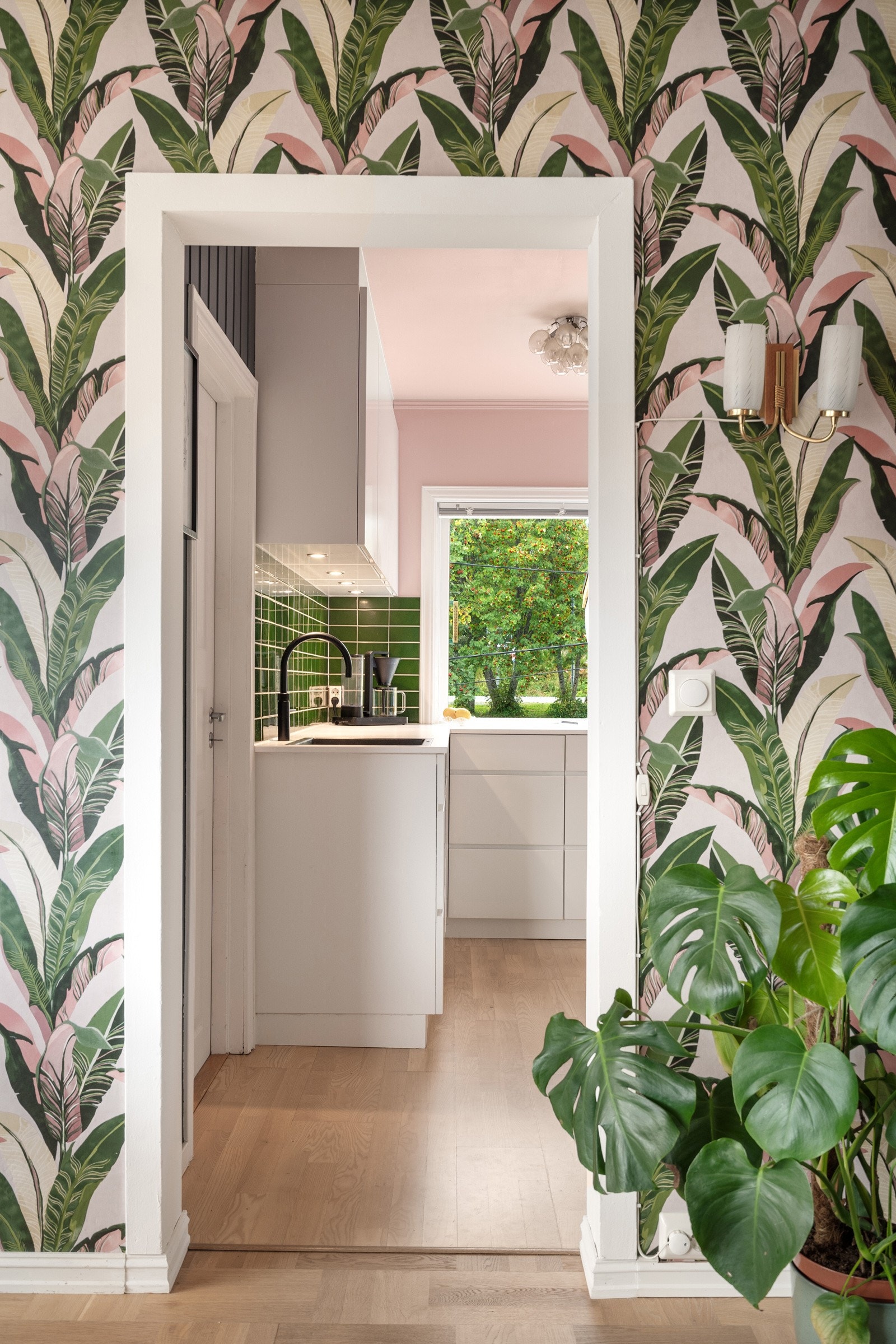 Tilbake i spisestua igjen ledes du til kjøkkenet Galleribilde