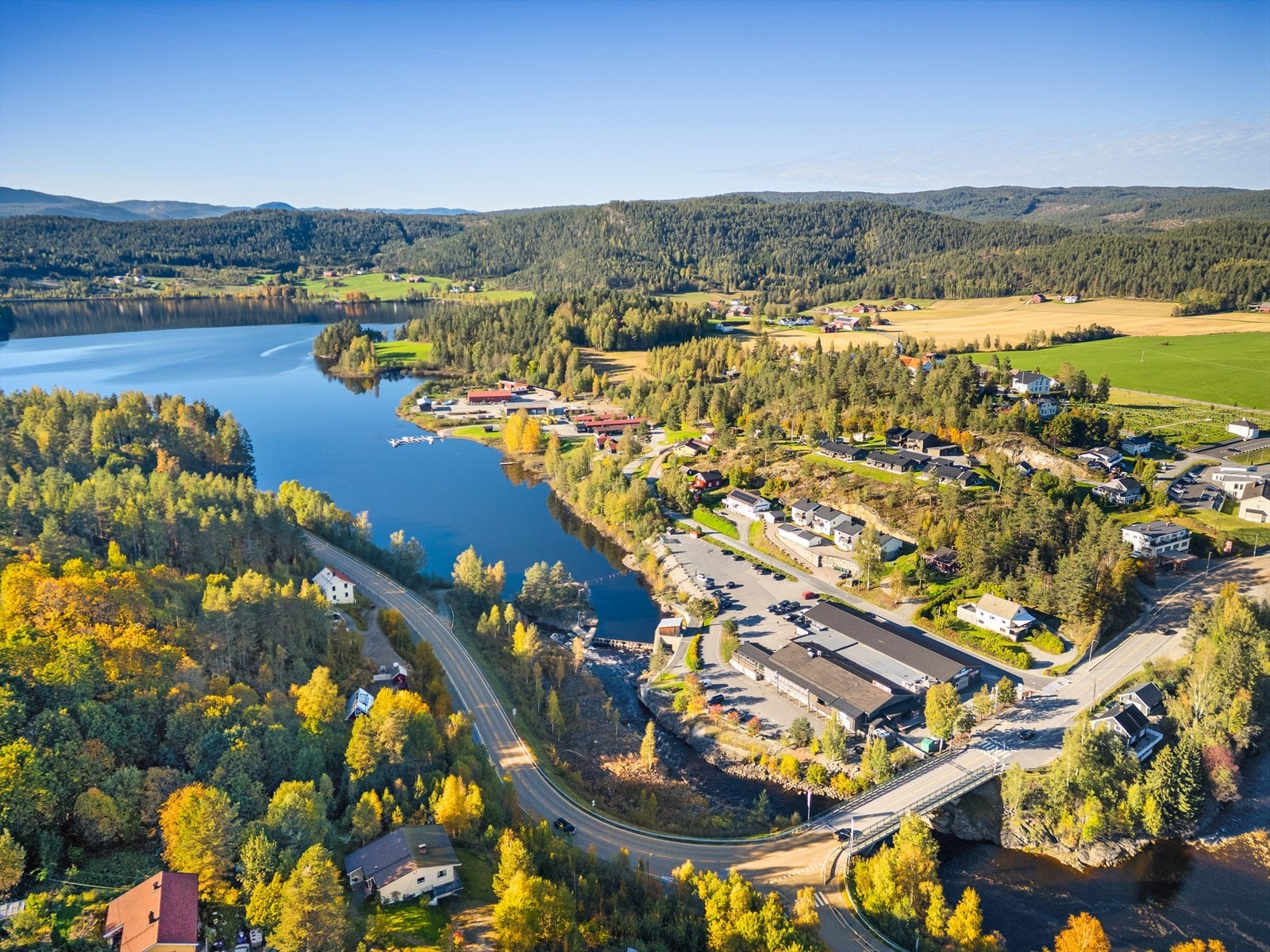Dagligvare og servicetilbud i umiddelbar nærhet - perfekt for en enkel hverdag Galleribilde