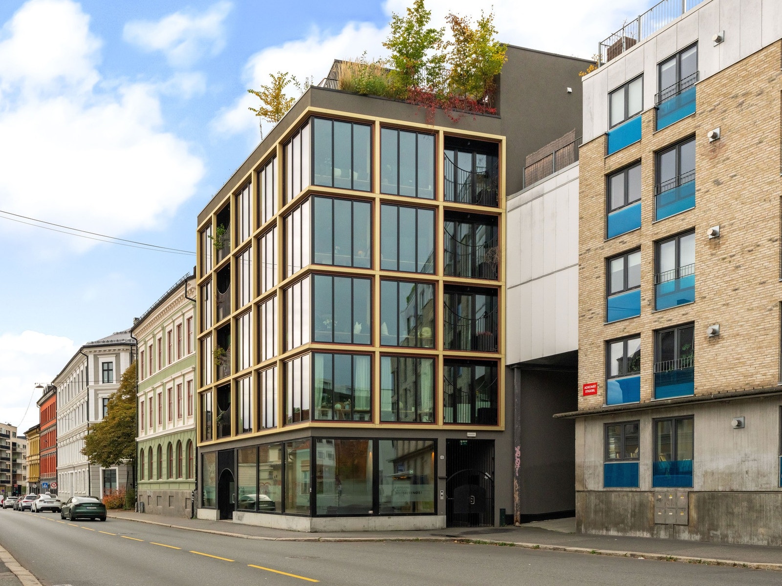 Bygården er inspirert av de klassiske 1890-tallsgårdene i nabolaget og er tegnet av Element arkitekter. Galleribilde