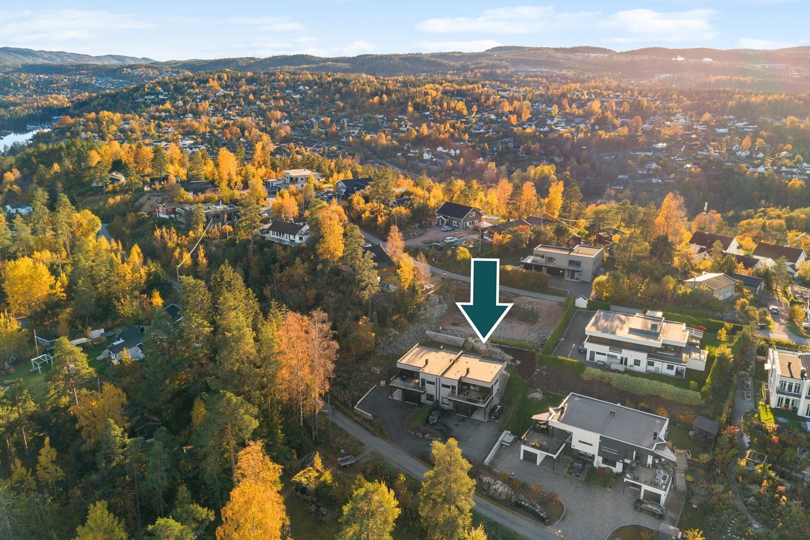 Boligen har en barnevennlig beliggenhet på en av toppene i Åros. Galleribilde