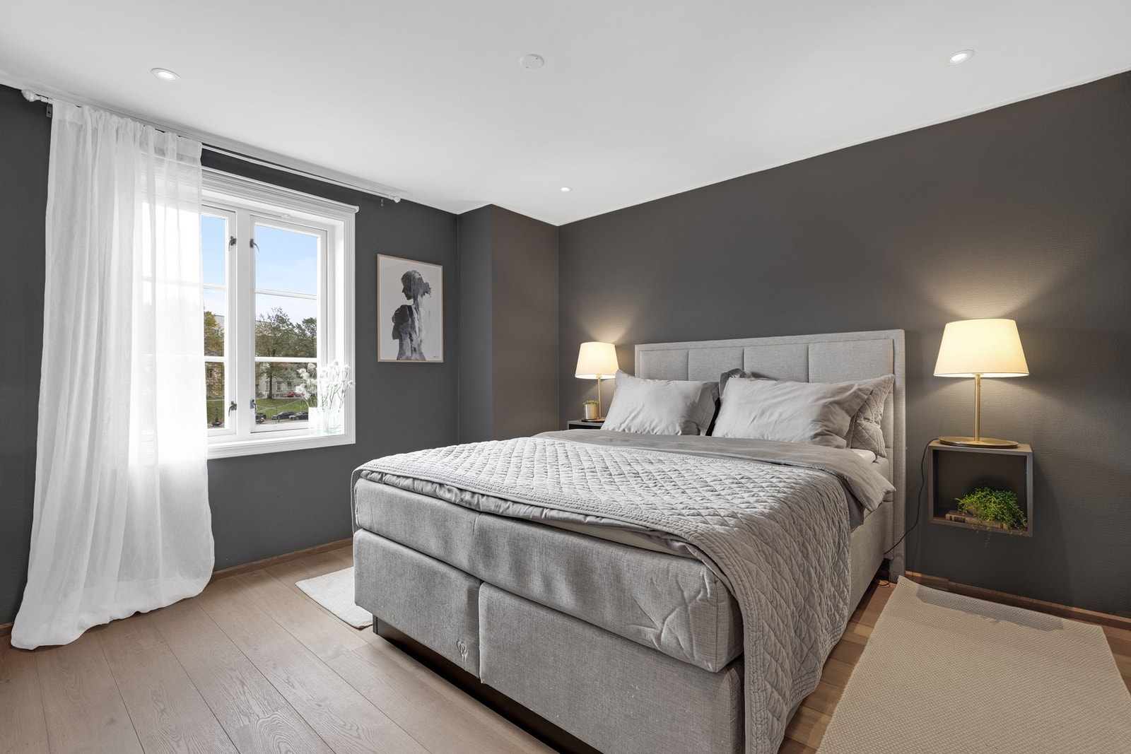 Hovedsoverommet er på ca. 13 kvm og har god plass til dobbeltseng. Galleribilde