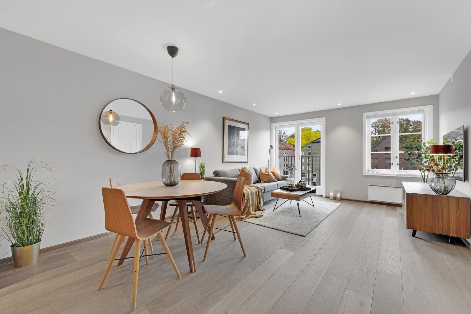 Gjennomgående og særdeles flott 1-stavs tregulv ble lagt nytt i 2019. Galleribilde