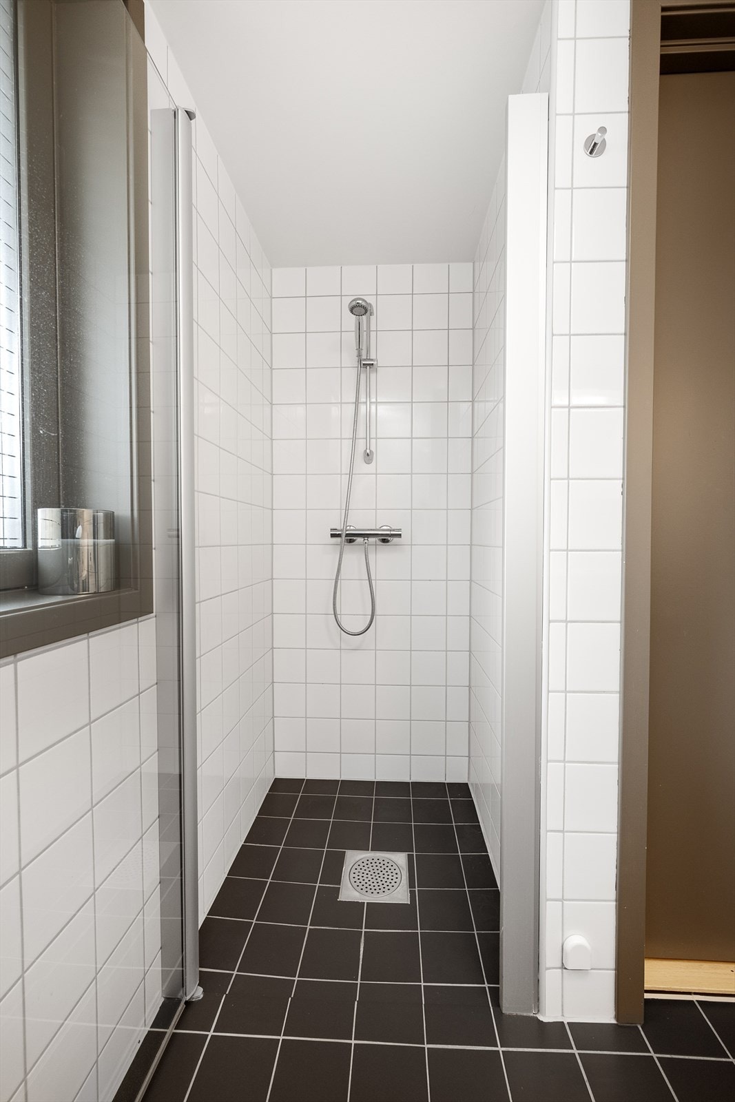 Dusjnisje på bad. Galleribilde