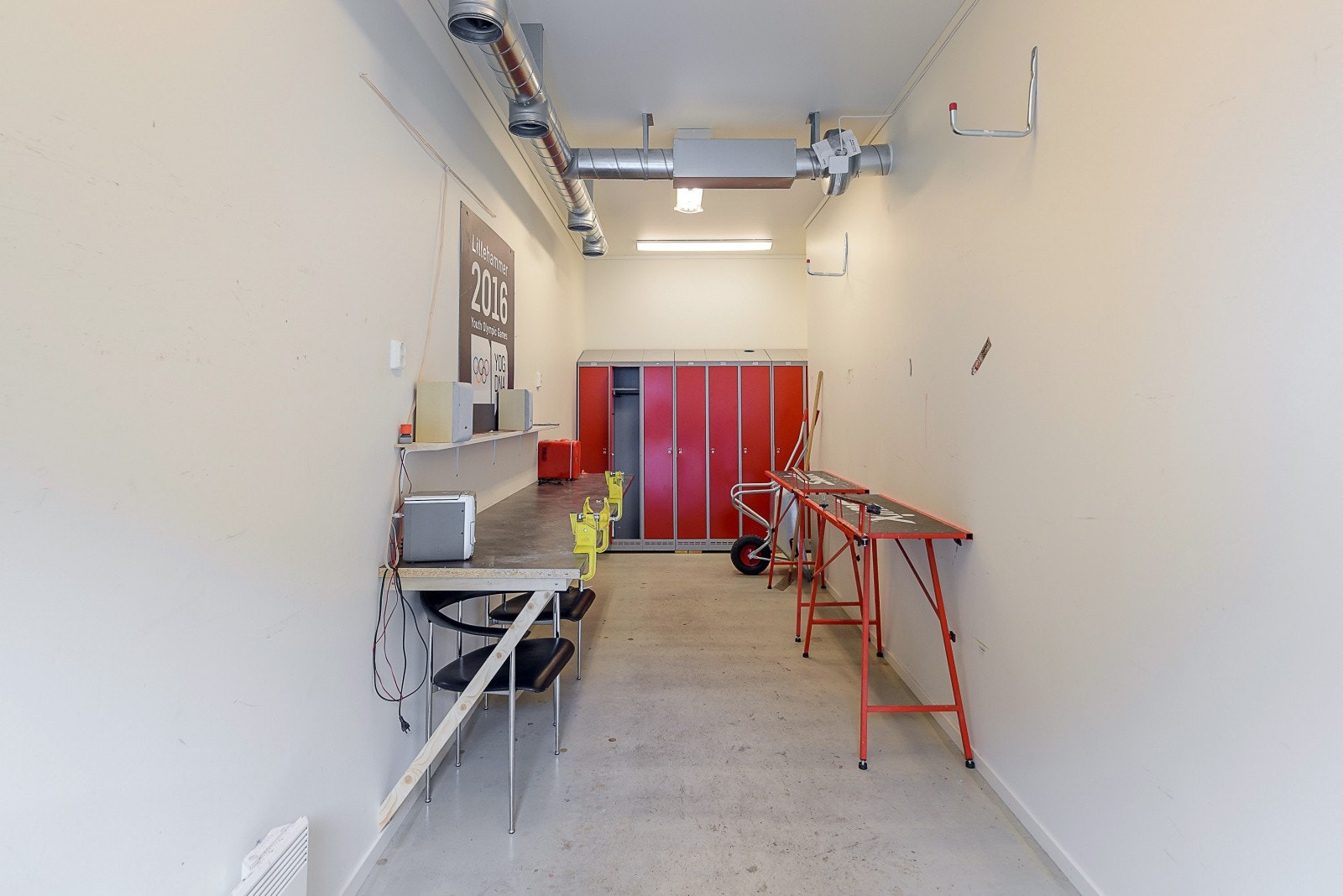 Felles smørerom for sameiet. Hver leilighet disponerer ett skap i felles-rommet. Galleribilde