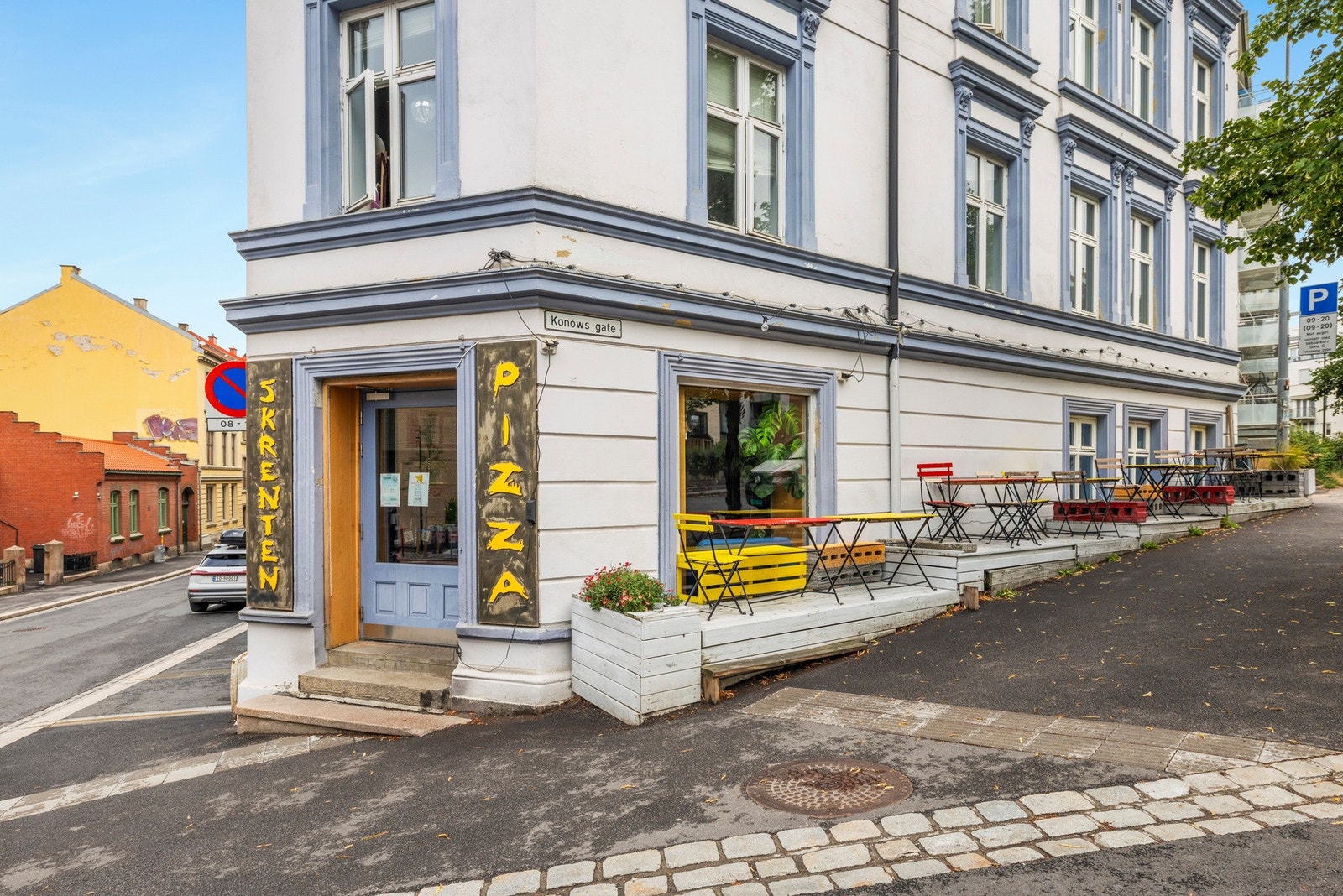 En skjult perle på i Gamlebyen som serverer kanskje byens mest spennende bakst på dagtid og pizza på kveldstid. Galleribilde