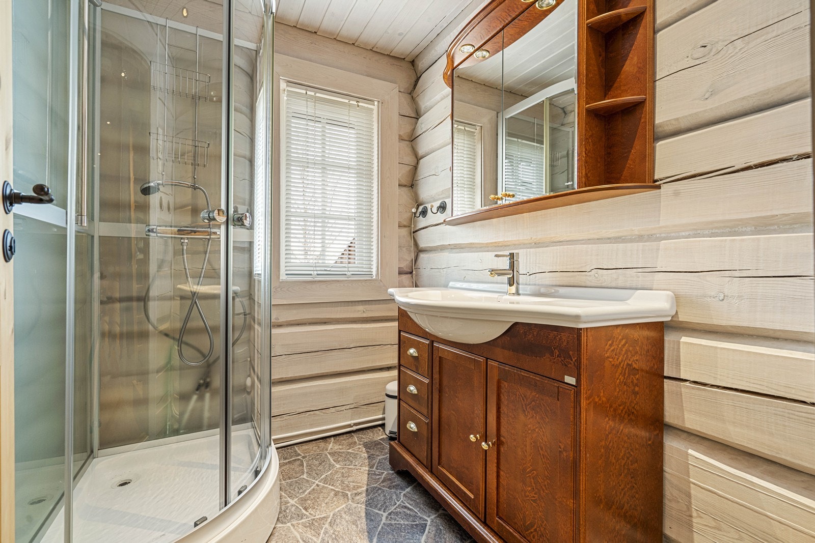 Dusjbad Galleribilde