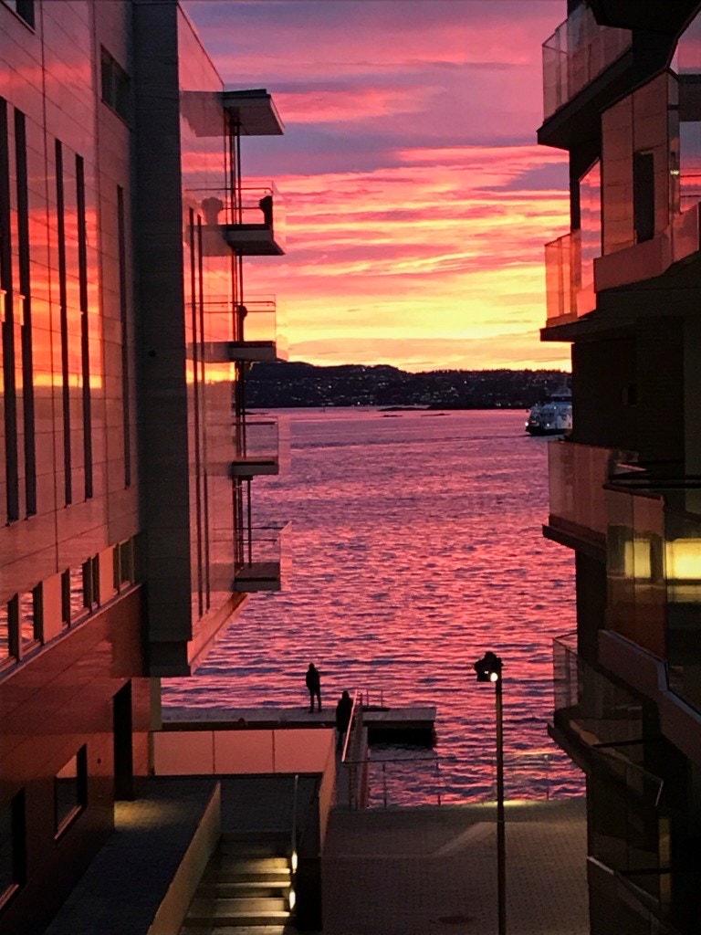 Selgers bilde, nydelig kveldshimmel. Galleribilde