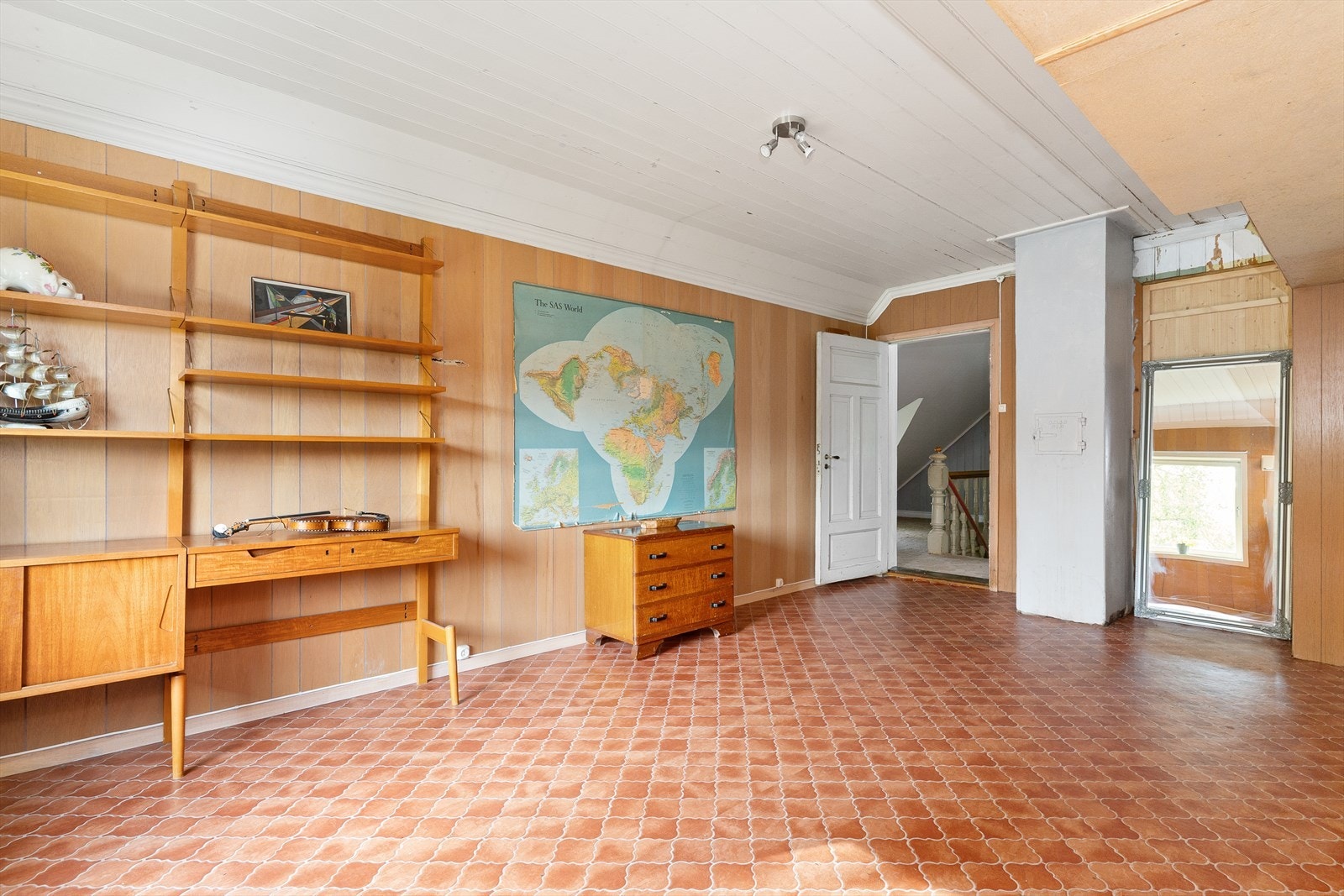 Ett av 2 soverom, i boligens andre etasje. Galleribilde