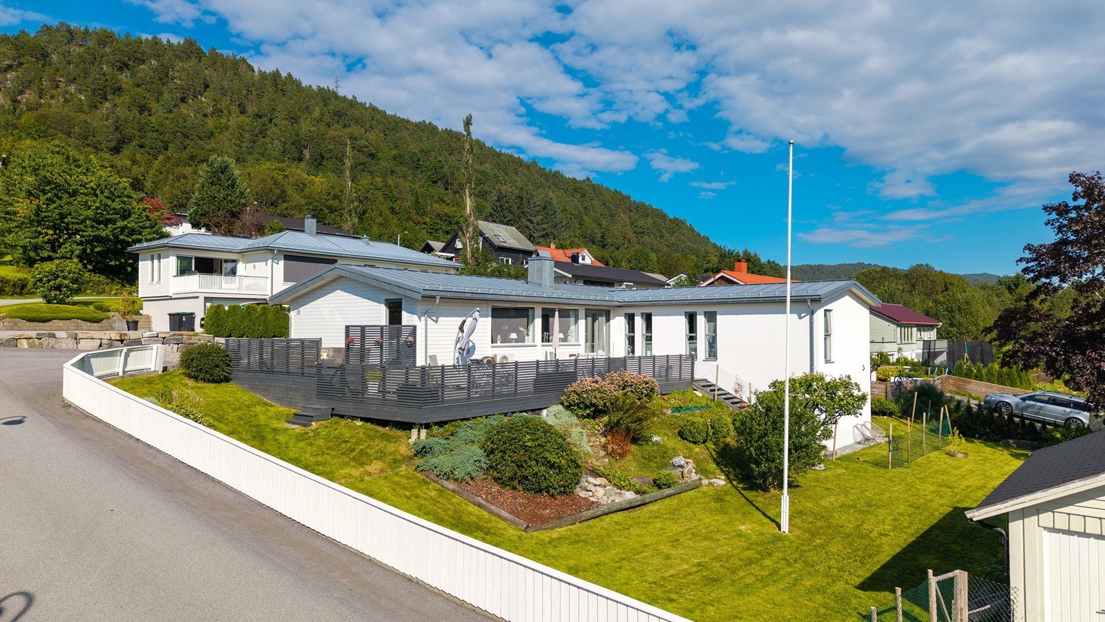 Velkommen til Rødsethagen 16 presentert av Fagansvarlig/Eiendomsmegler Even Roth Galleribilde