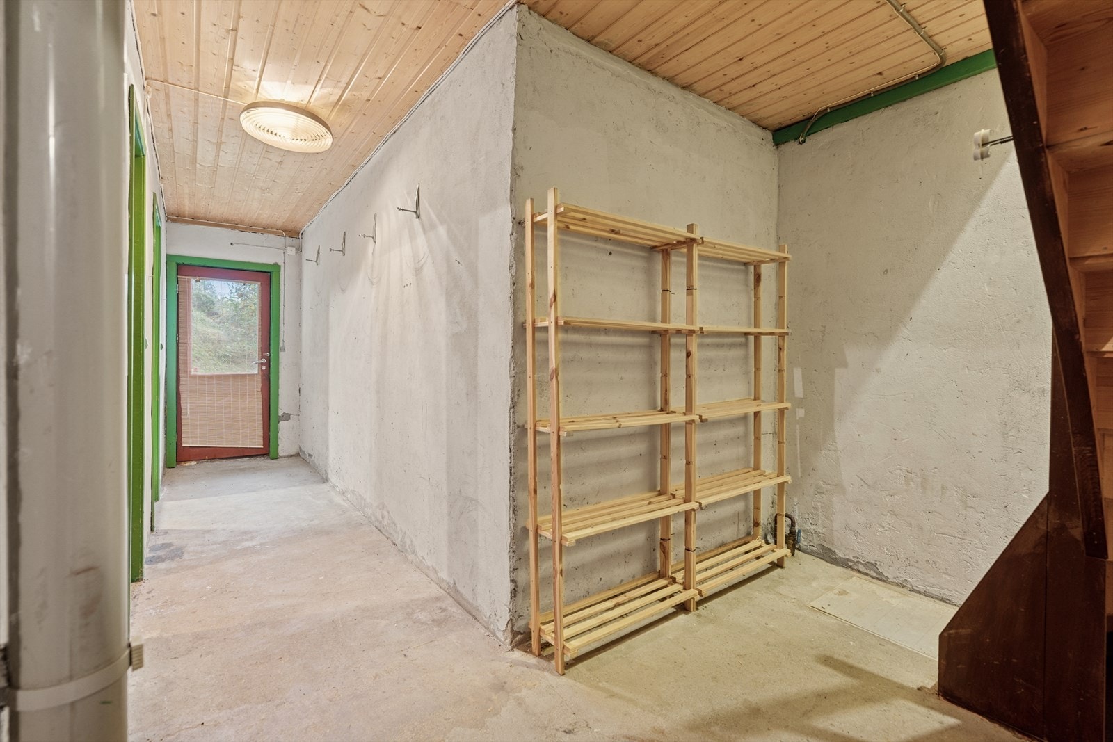 Godt med bodplass i kjeller. Galleribilde