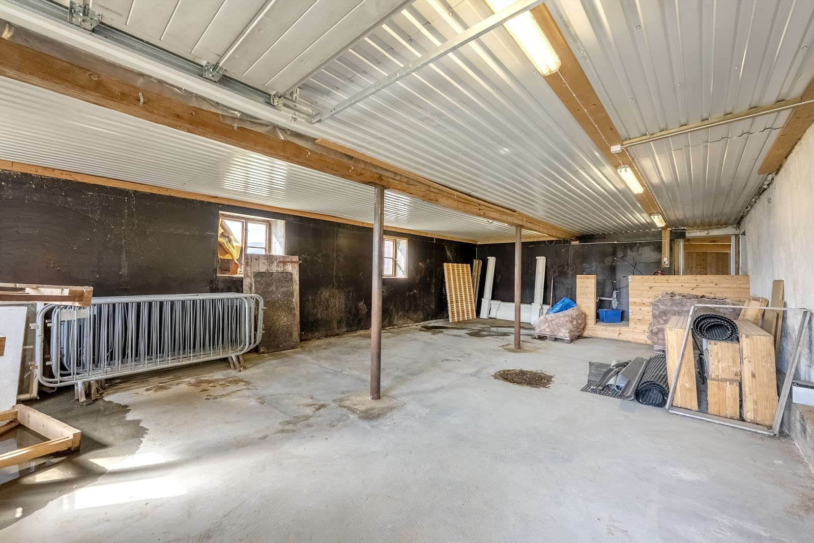 Stall (tidligere brukt som båsfjøs) Galleribilde