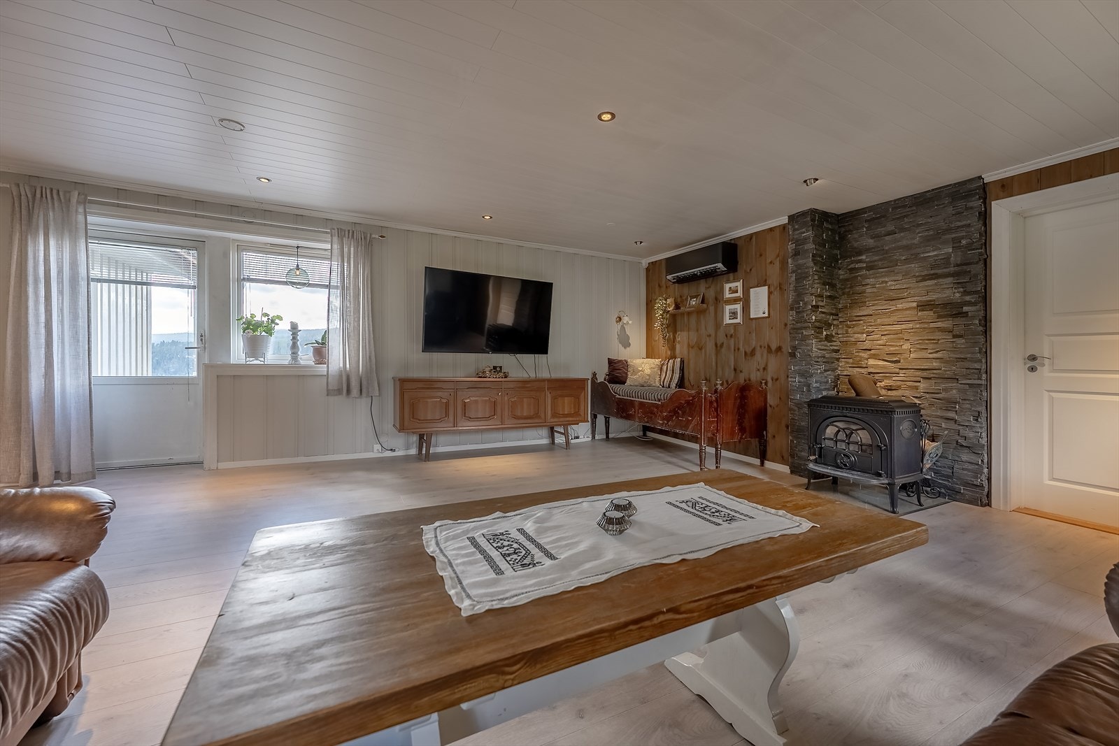 Stue (1. etasje) Varmepumpe fra 2024 Galleribilde