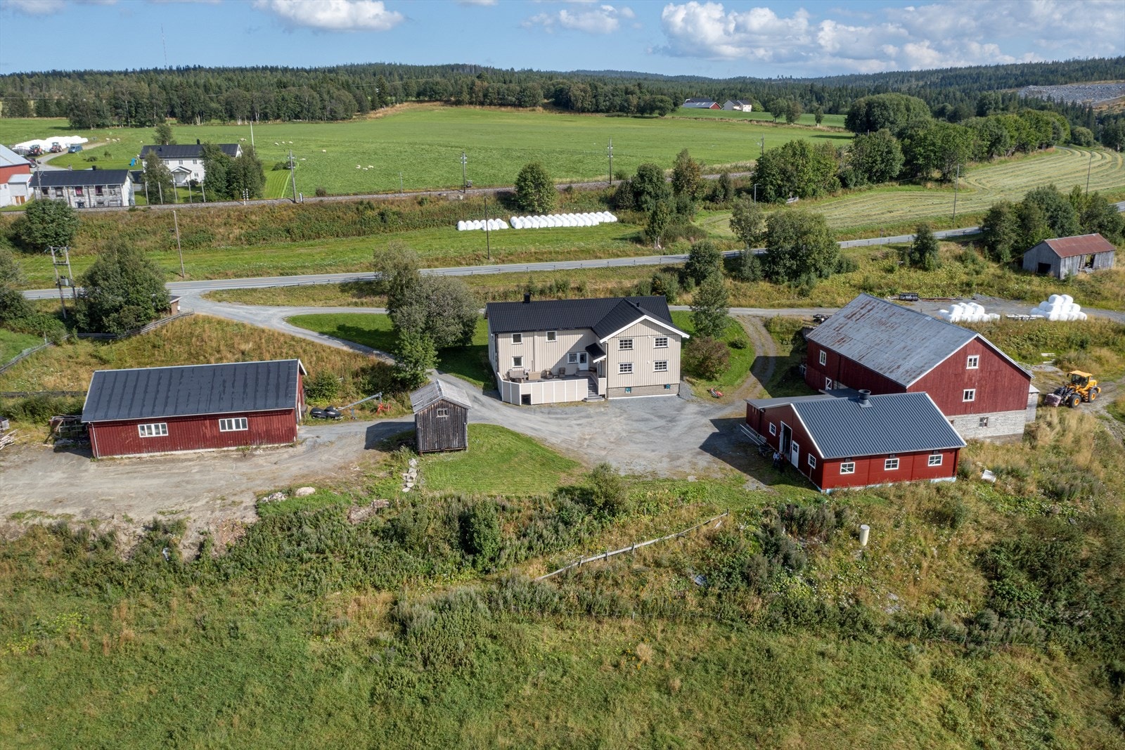 Oversiktsbilde av tunet Galleribilde