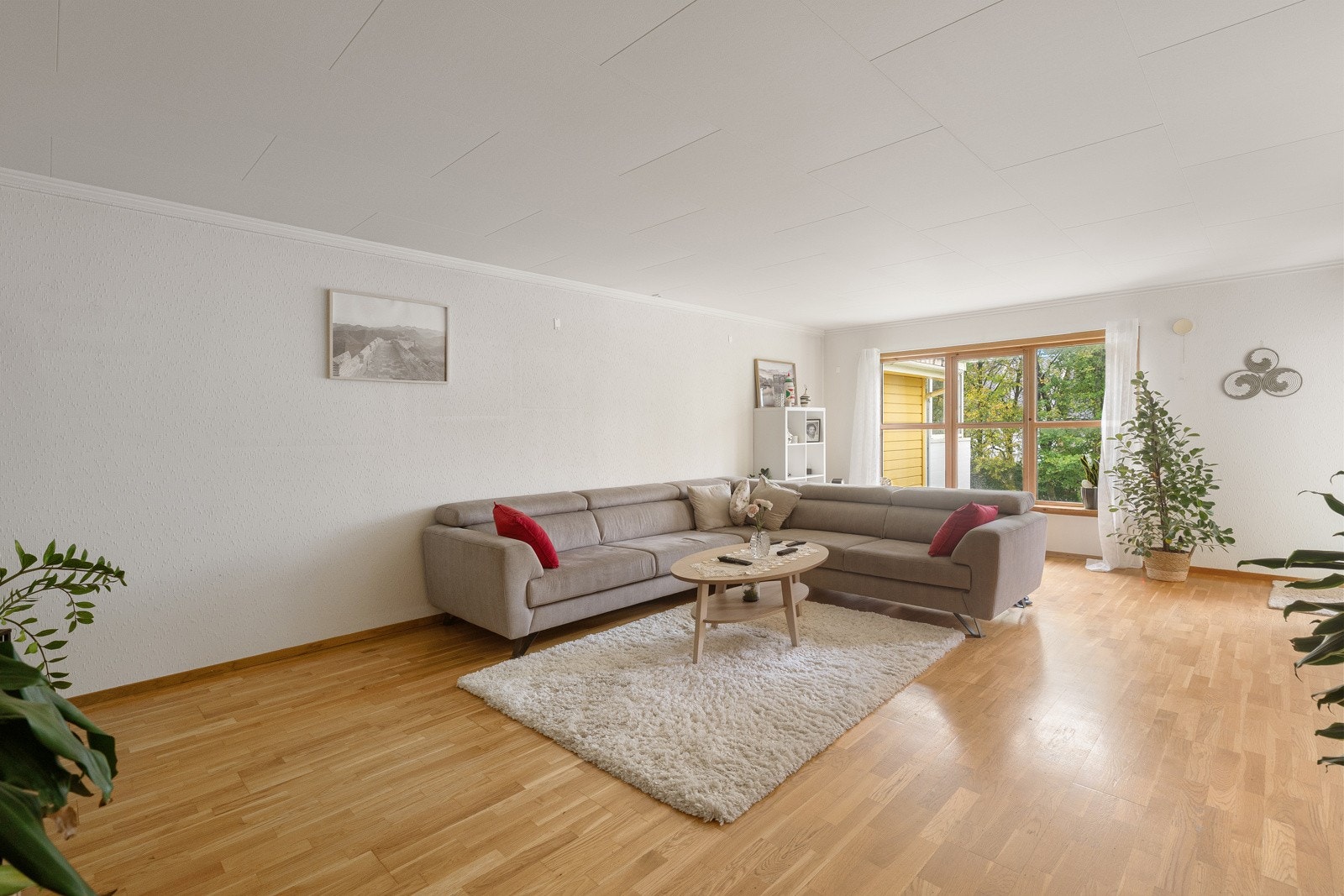 God plass til sofa og ønsket møblement. Galleribilde