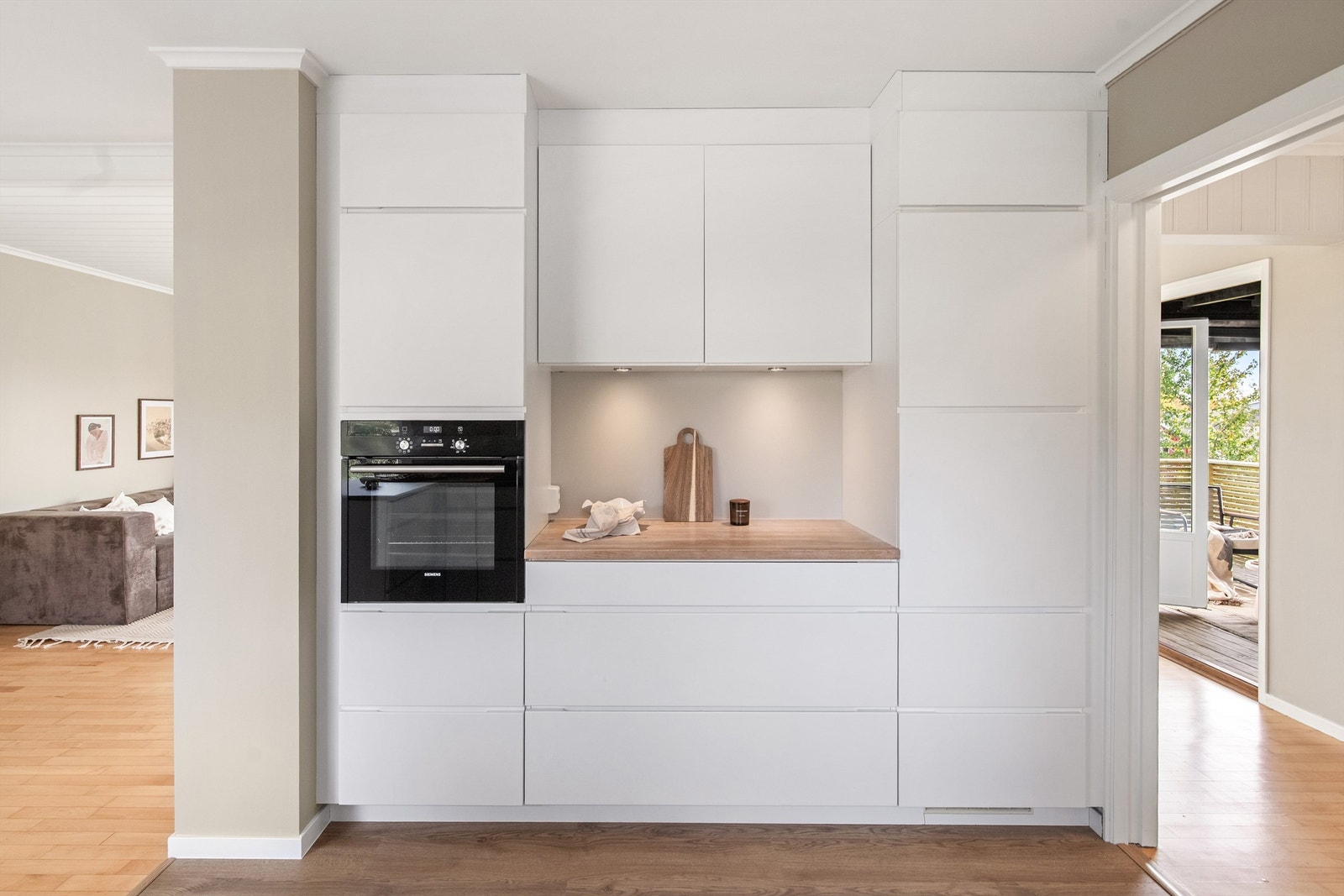 Kjøkkenet har integrerte hvitevarer Galleribilde