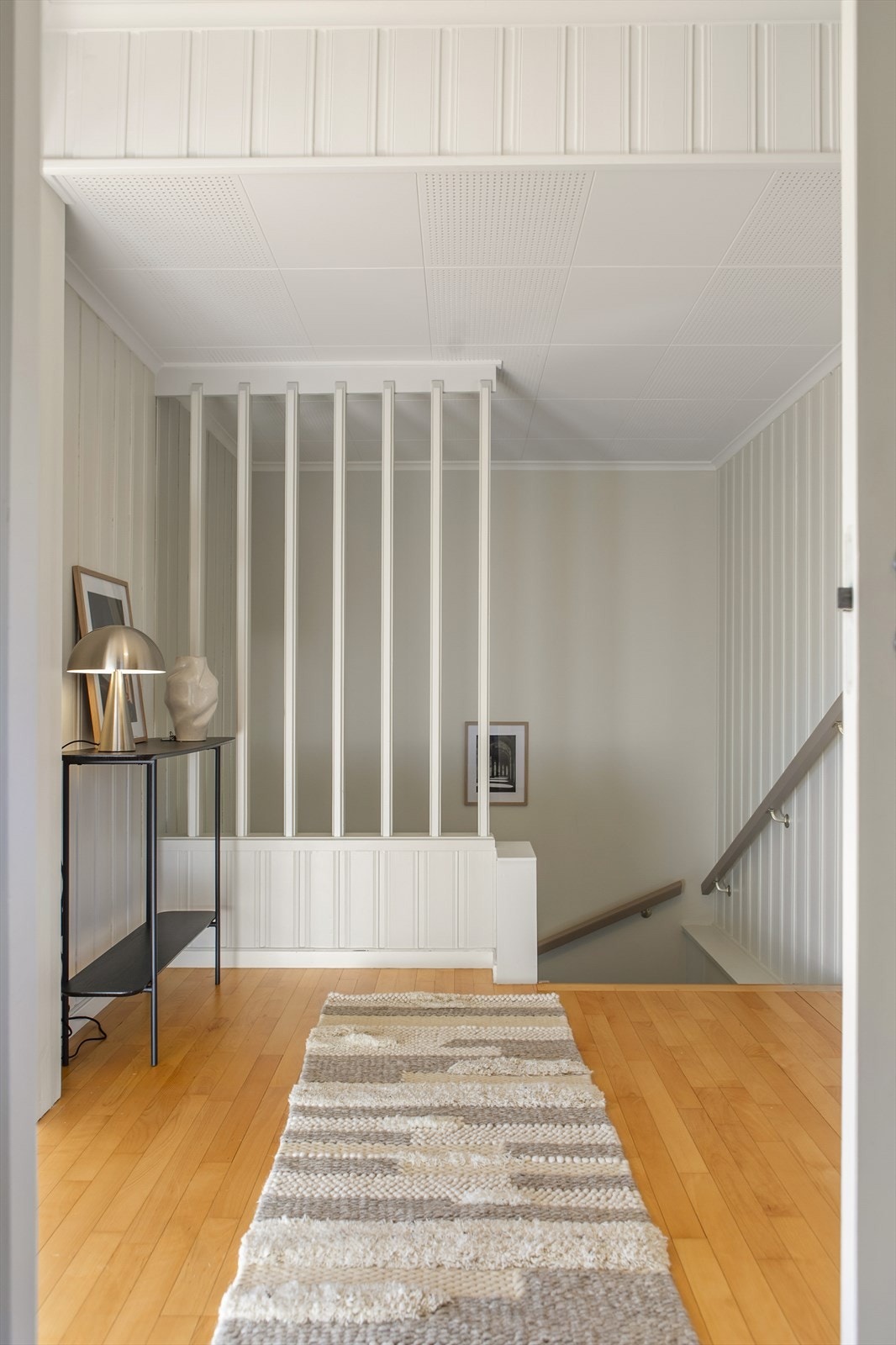 herifra er det trappe
rom ned til underetasjen Galleribilde