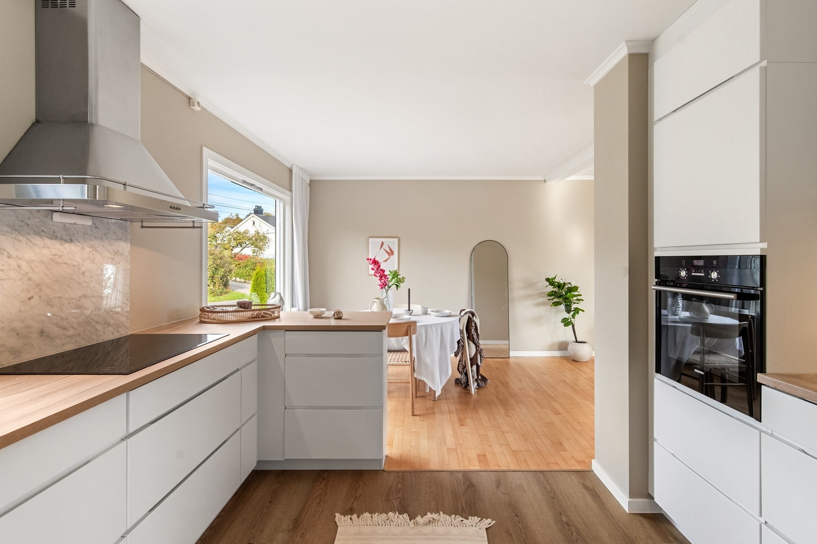 Praktisk plassert ved spisestuen Galleribilde