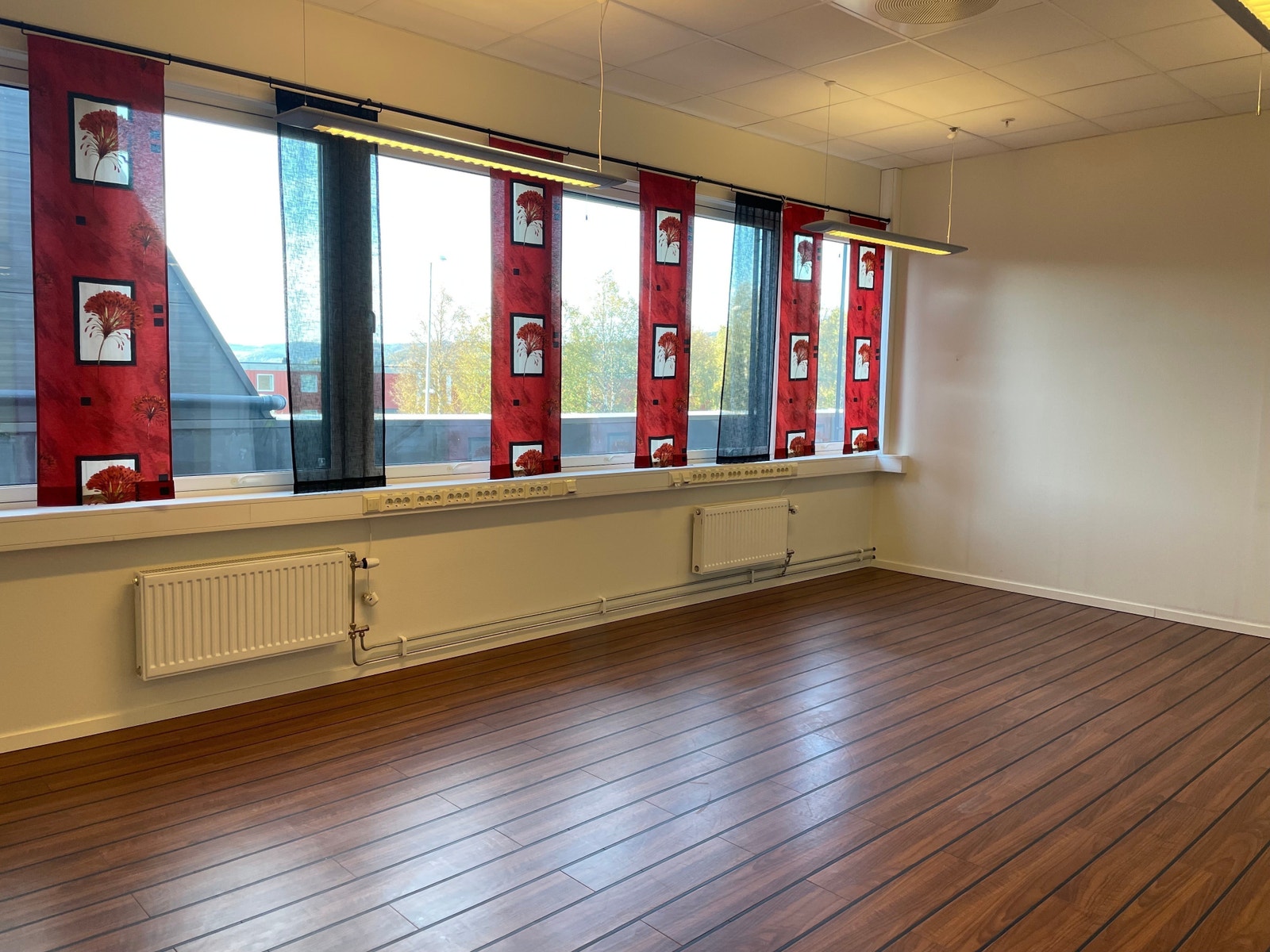 Stort kontor eller kontorlandskap Galleribilde