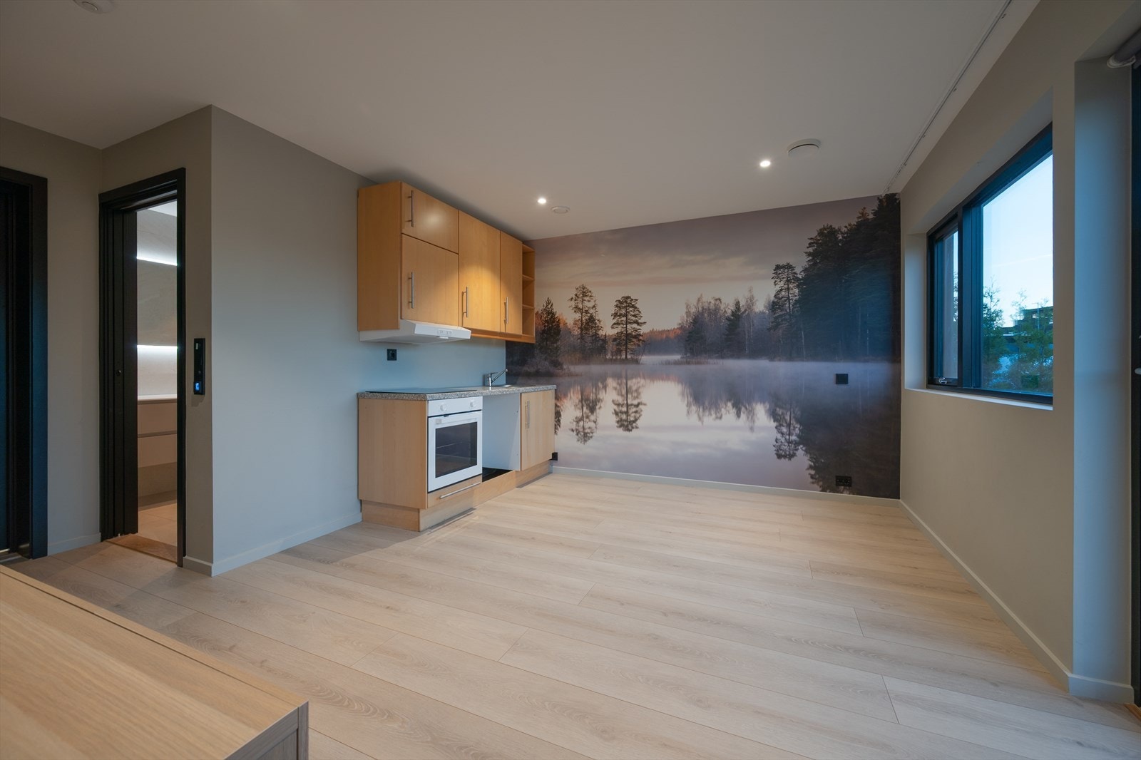 Sosialt rom med åpen stue/kjøkkenløsning Galleribilde