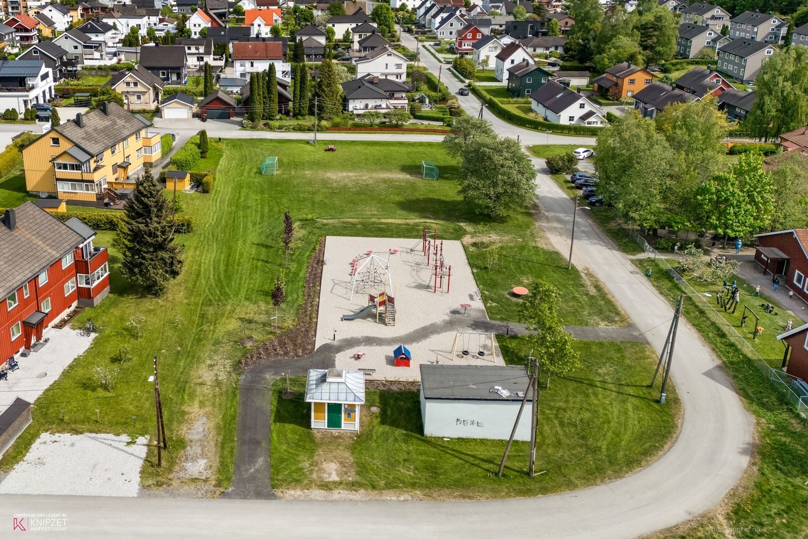 Gangavstand til lekeplass og barnehage i området. Galleribilde