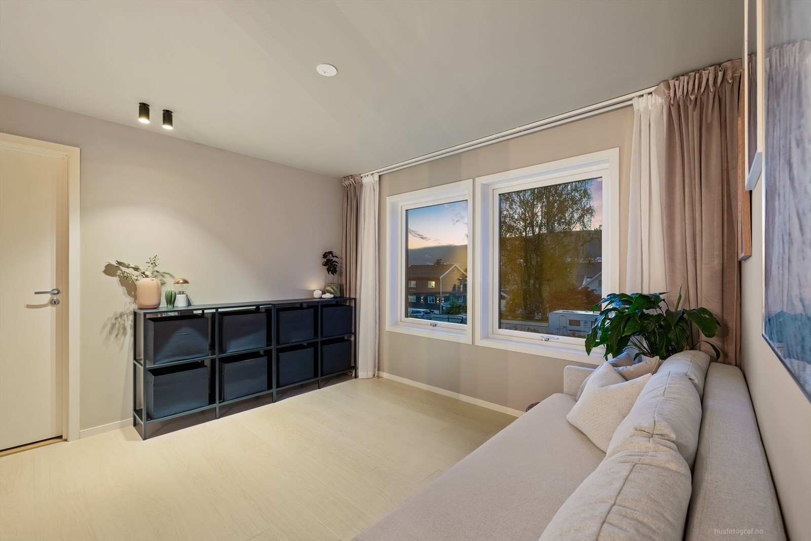 Flott kveldsutsikt fra stua. Galleribilde