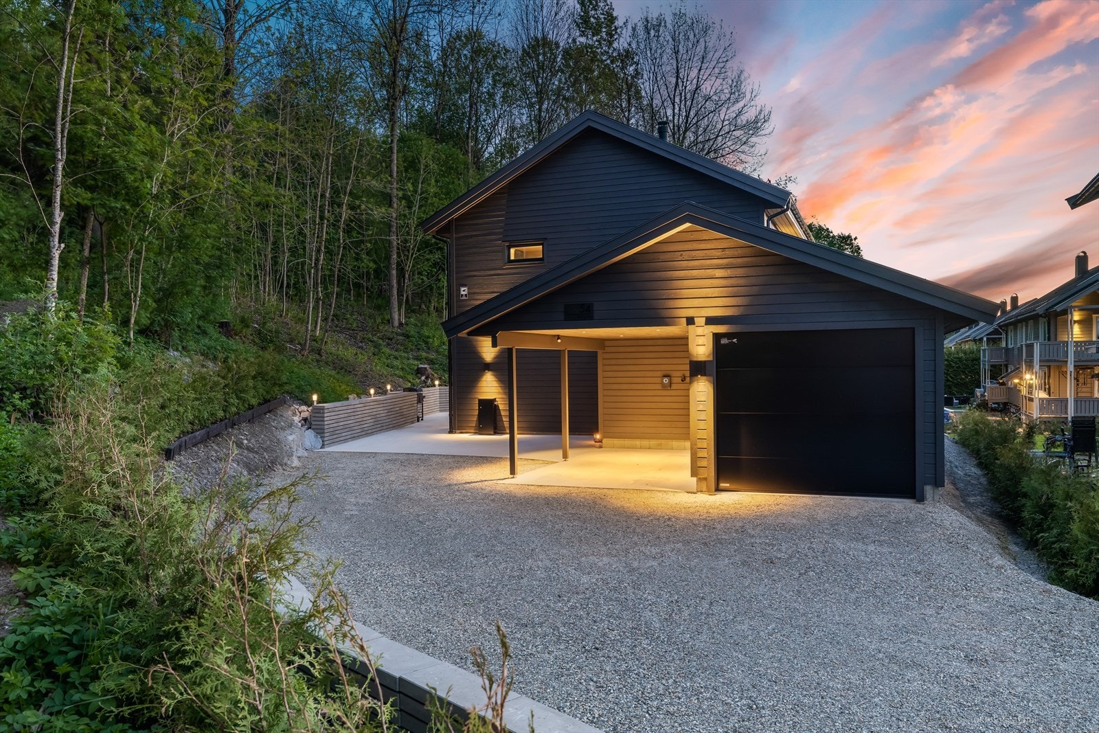 Delikat, ny enebolig med garasje og carport. Galleribilde