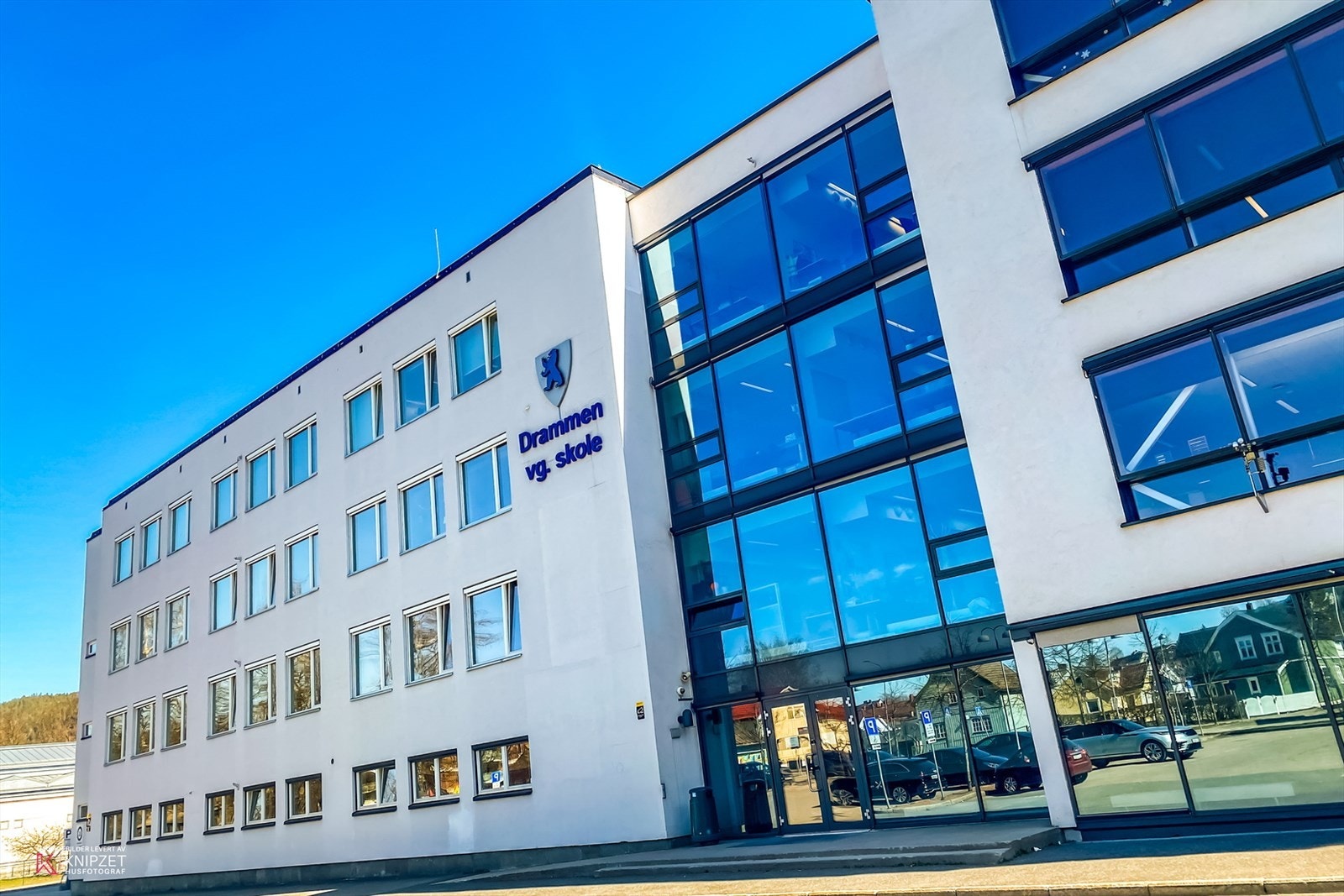 Det er heller ikke lange veien til Drammen VGS. Galleribilde