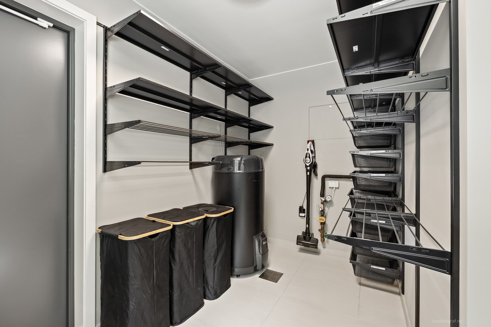 Teknisk rom / bod i bakkant. Galleribilde