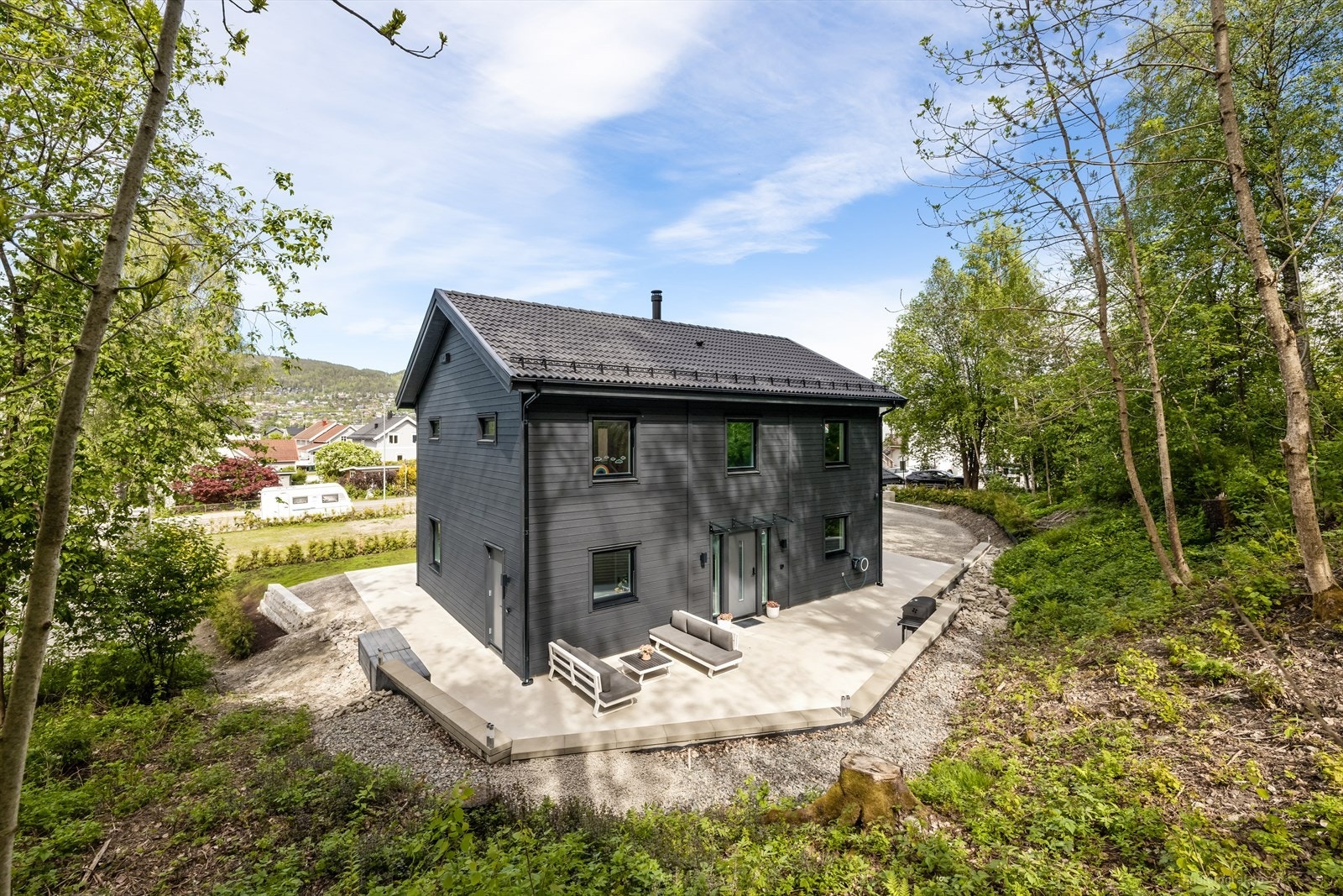 En ny, meget delikat enebolig i barnevennlig område. Galleribilde