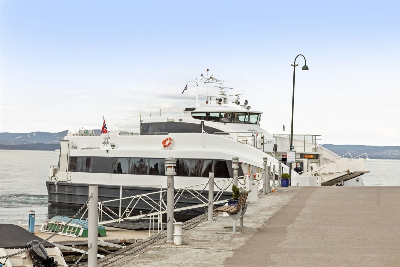 Hurtigbåt fra Slemmestad brygge inn til Oslo. Galleribilde