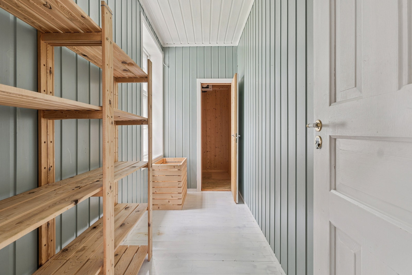 Bod ved kjøkken med adkomst til kjølerom (ukjent tilstand). Galleribilde