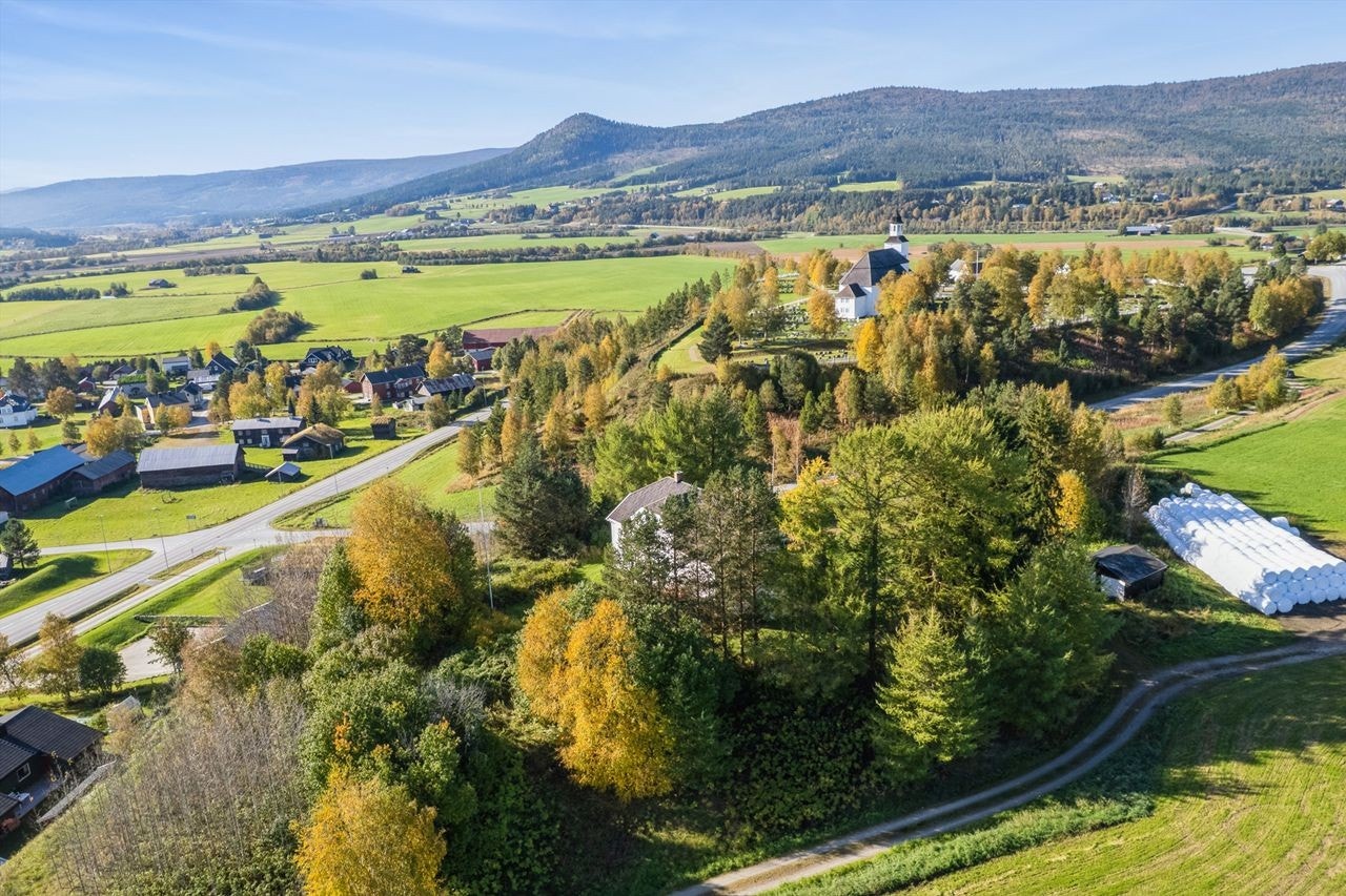 Svært gode sol- og utsiktsforhold fra eiendommen. Galleribilde