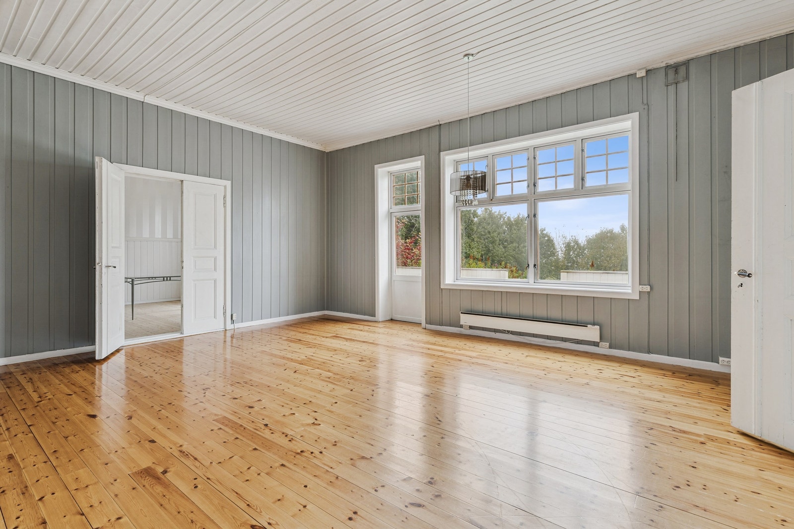 Hovedstue med utgang til veranda. Galleribilde