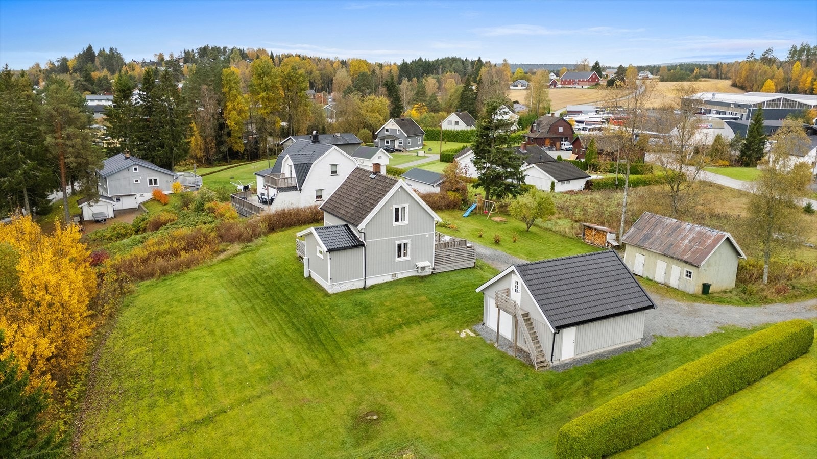 Eiendommen ligger i et hyggelig boligområde. Galleribilde