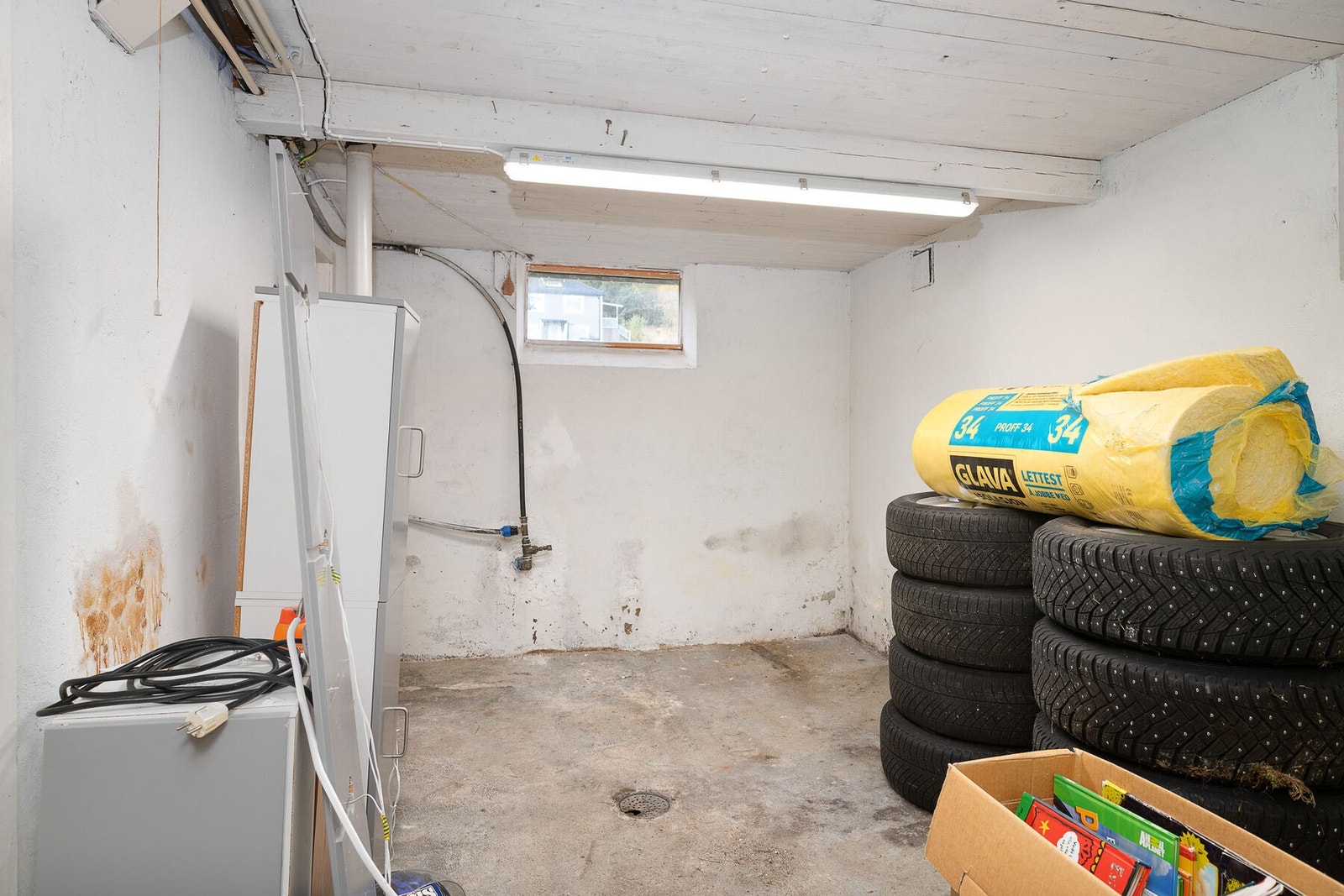 Kjelleren byr i tillegg på rikelig med bodplass. Galleribilde