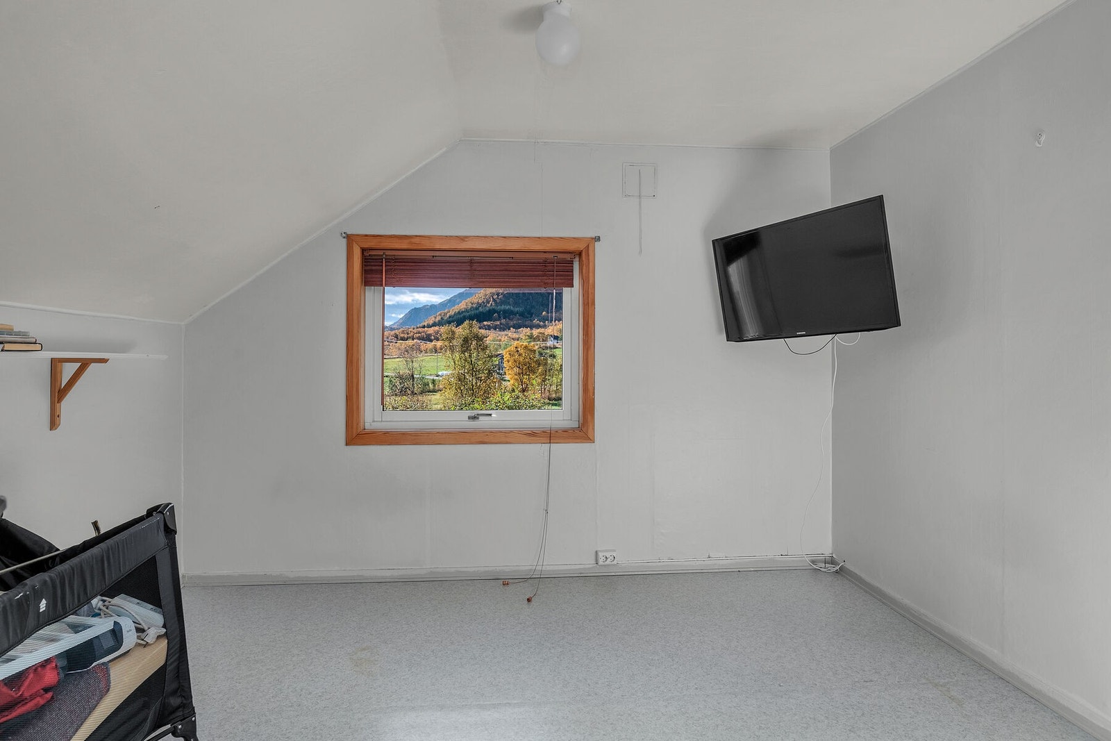 Soverom 3 har også flott utsikt. Galleribilde