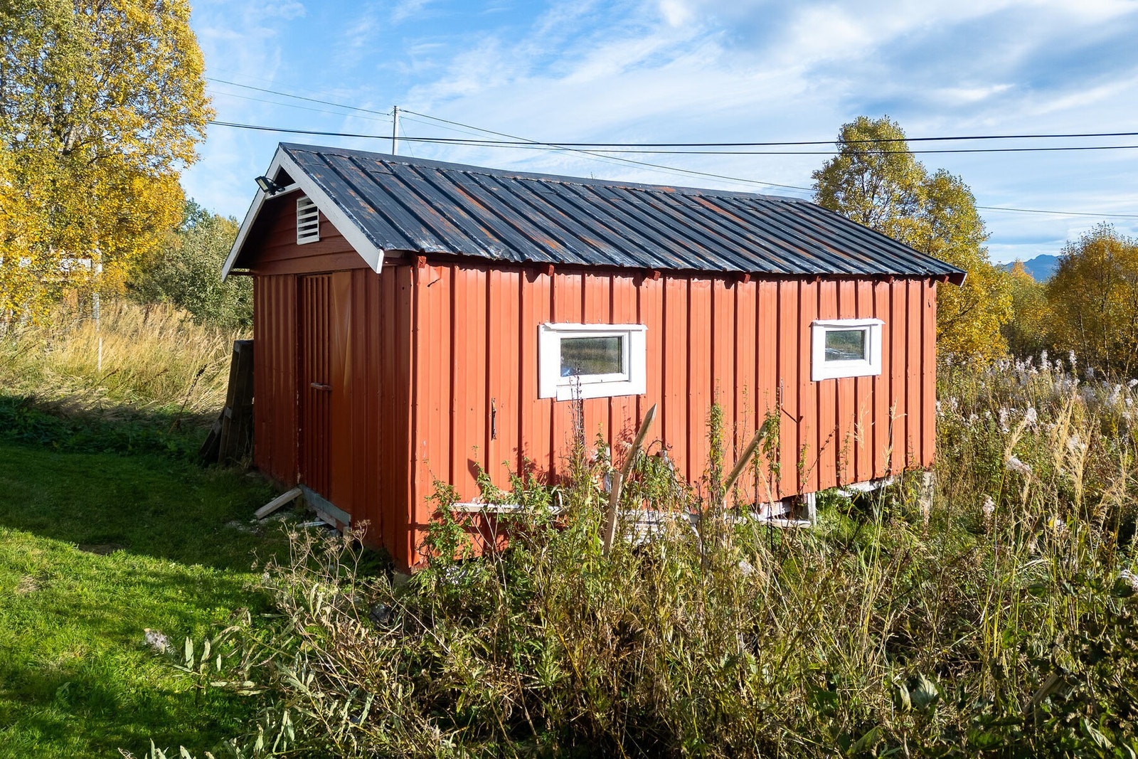 På eiendommen står det også et uthus på ca. 22 kvm. Galleribilde
