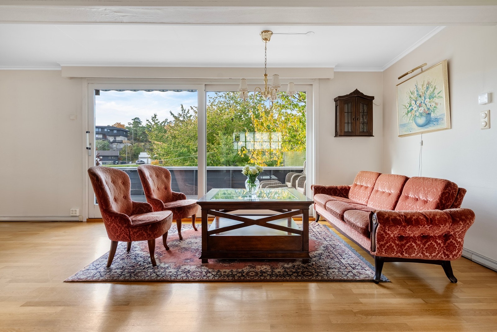 En lettstelt enebolig med alt på en flate - her ligger alt til rette for en behagelig hverdag Galleribilde