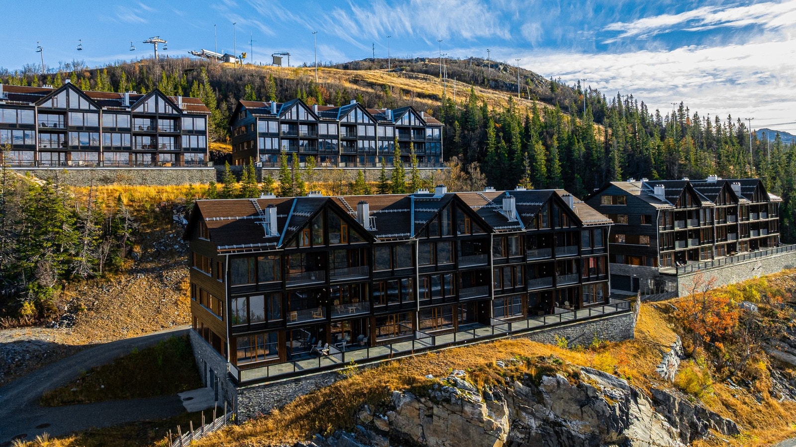 Nydelig plassering på 1015 moh med fantastiske sol- og utsiktsforhold! Galleribilde