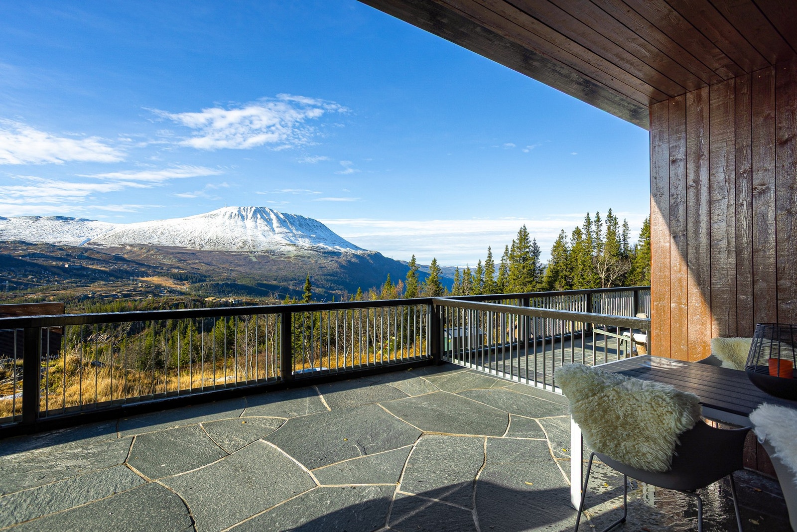 Leilighetene i 1.etg har ekstra store terrasser. Galleribilde